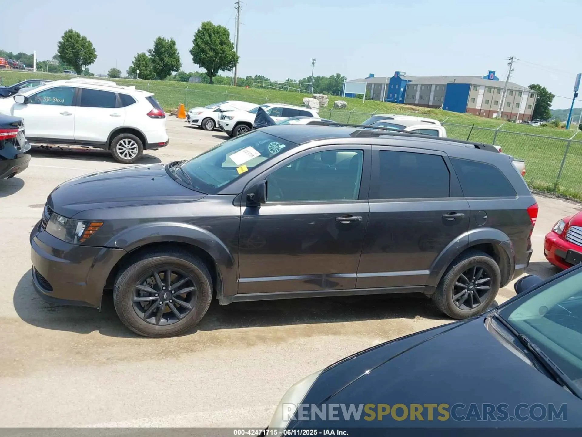 14 Photograph of a damaged car 3C4PDCAB4LT274068 DODGE JOURNEY 2020