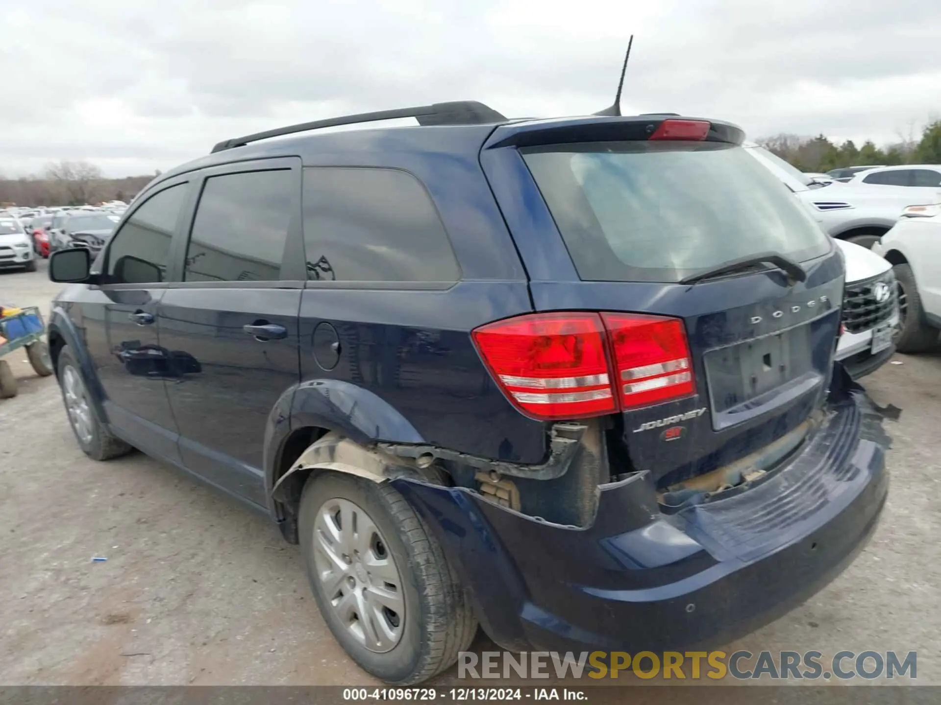 3 Photograph of a damaged car 3C4PDCAB4LT276404 DODGE JOURNEY 2020