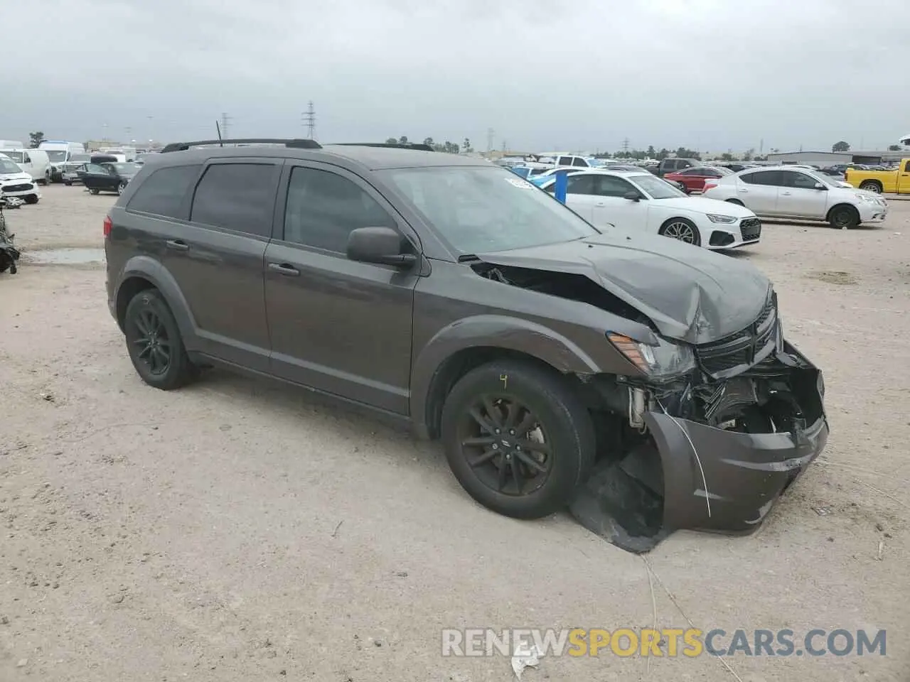 4 Photograph of a damaged car 3C4PDCAB4LT278086 DODGE JOURNEY 2020