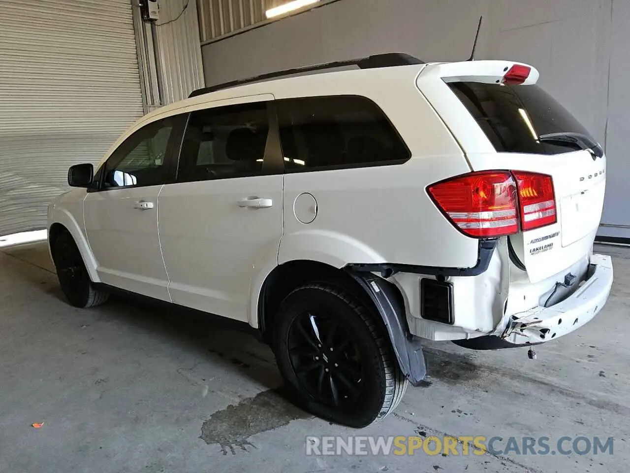 2 Photograph of a damaged car 3C4PDCAB5LT202103 DODGE JOURNEY 2020