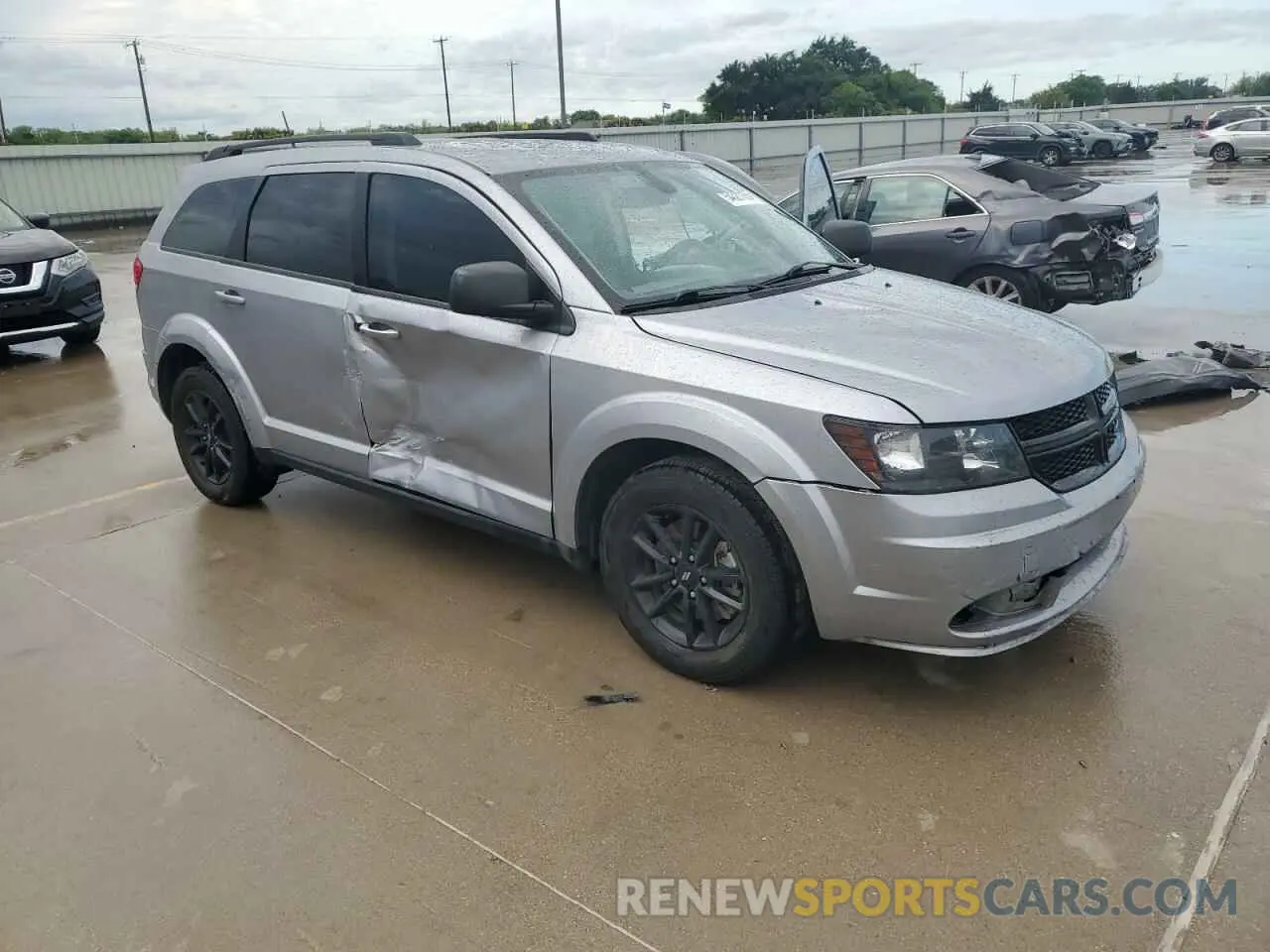 4 Photograph of a damaged car 3C4PDCAB5LT259353 DODGE JOURNEY 2020