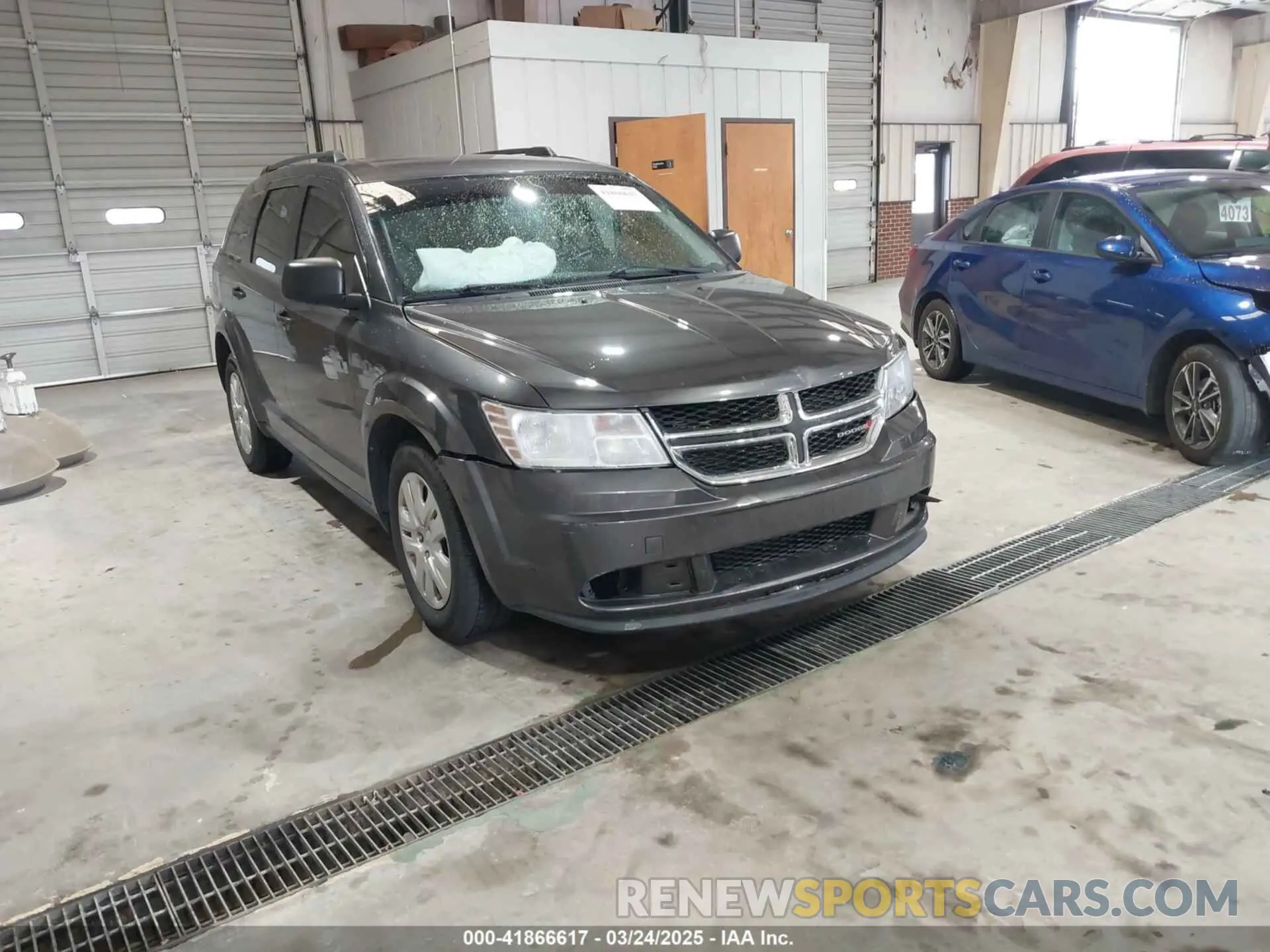 1 Photograph of a damaged car 3C4PDCAB5LT269266 DODGE JOURNEY 2020