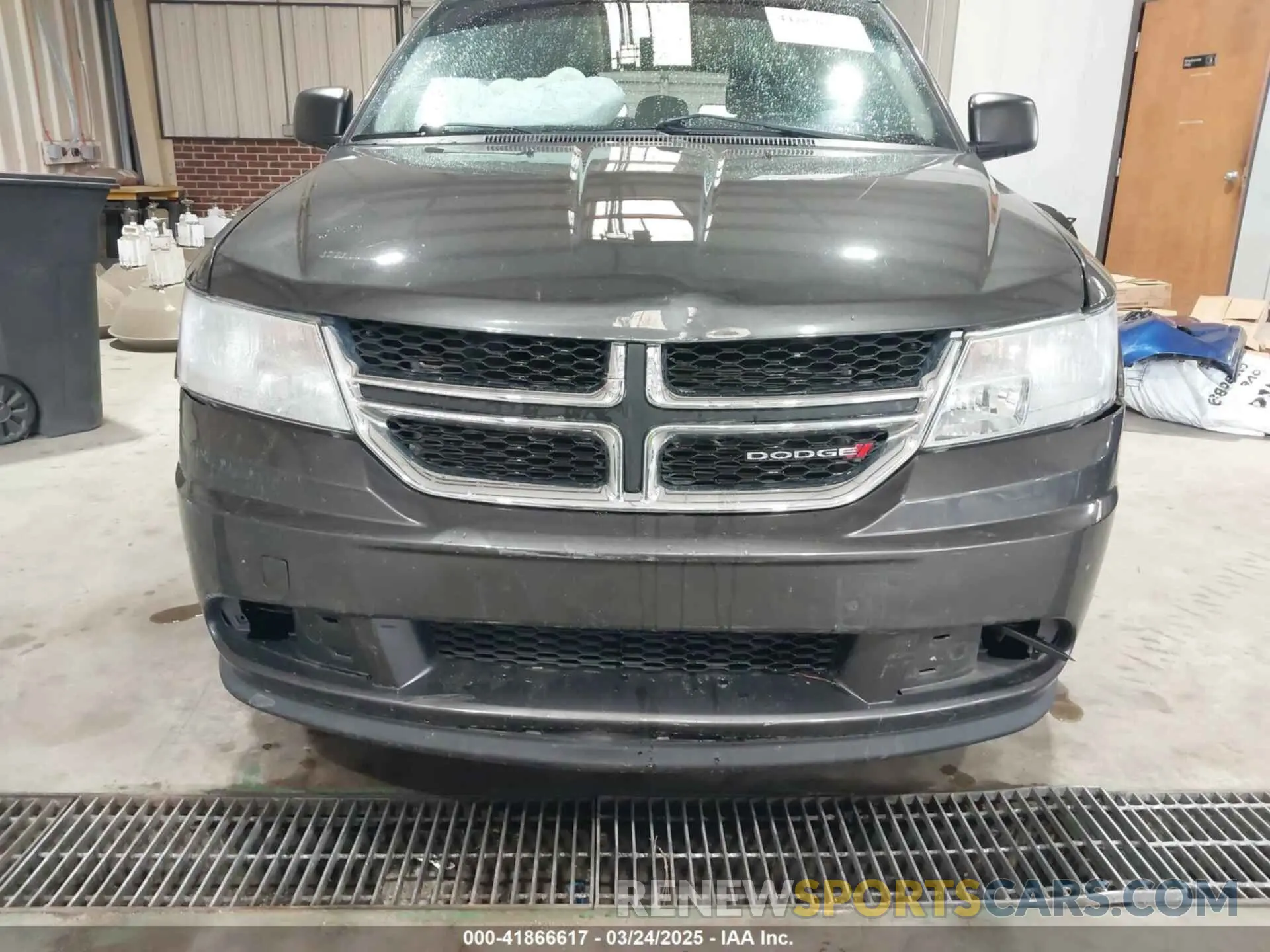 6 Photograph of a damaged car 3C4PDCAB5LT269266 DODGE JOURNEY 2020