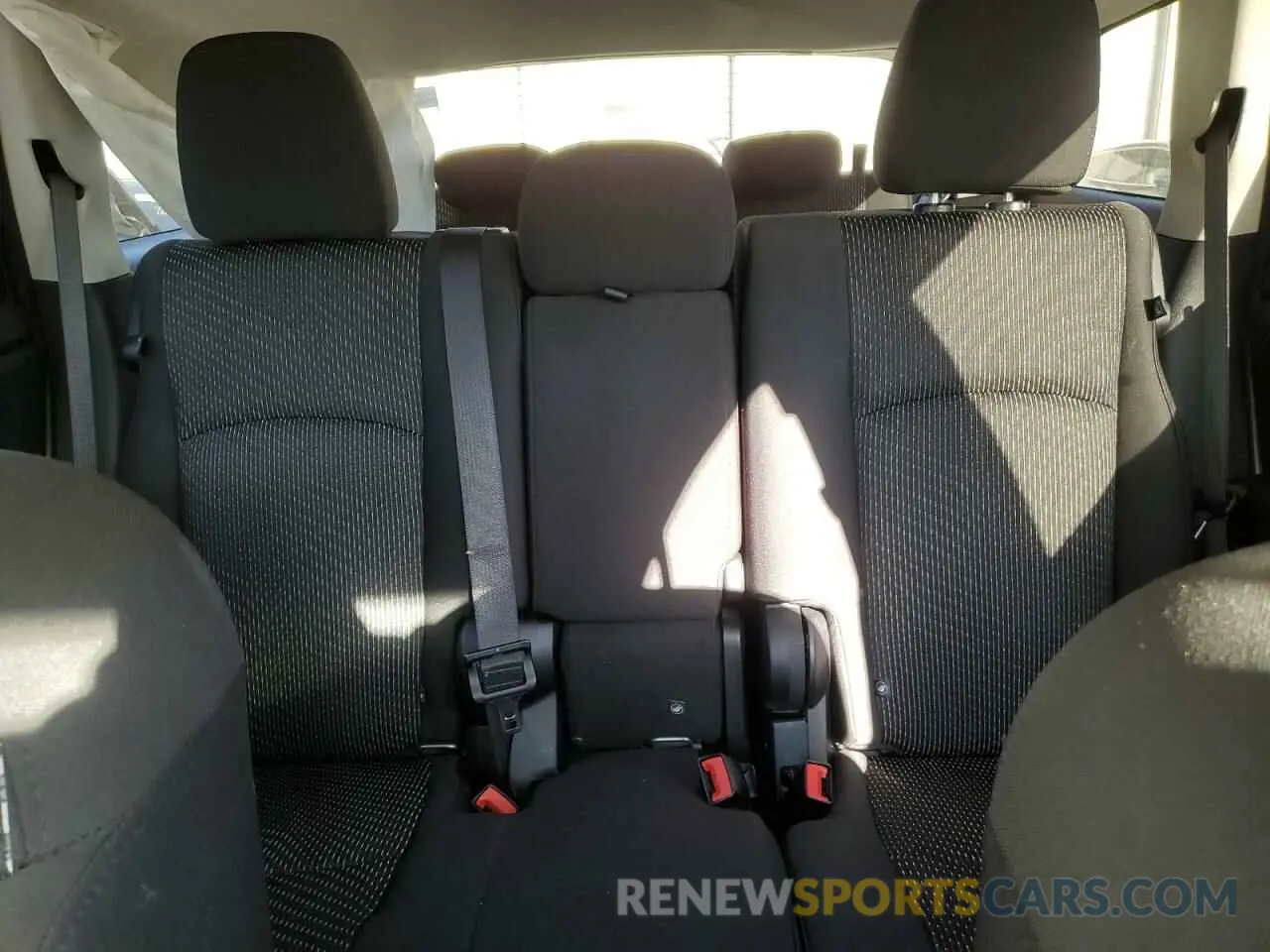 10 Photograph of a damaged car 3C4PDCAB5LT269333 DODGE JOURNEY 2020