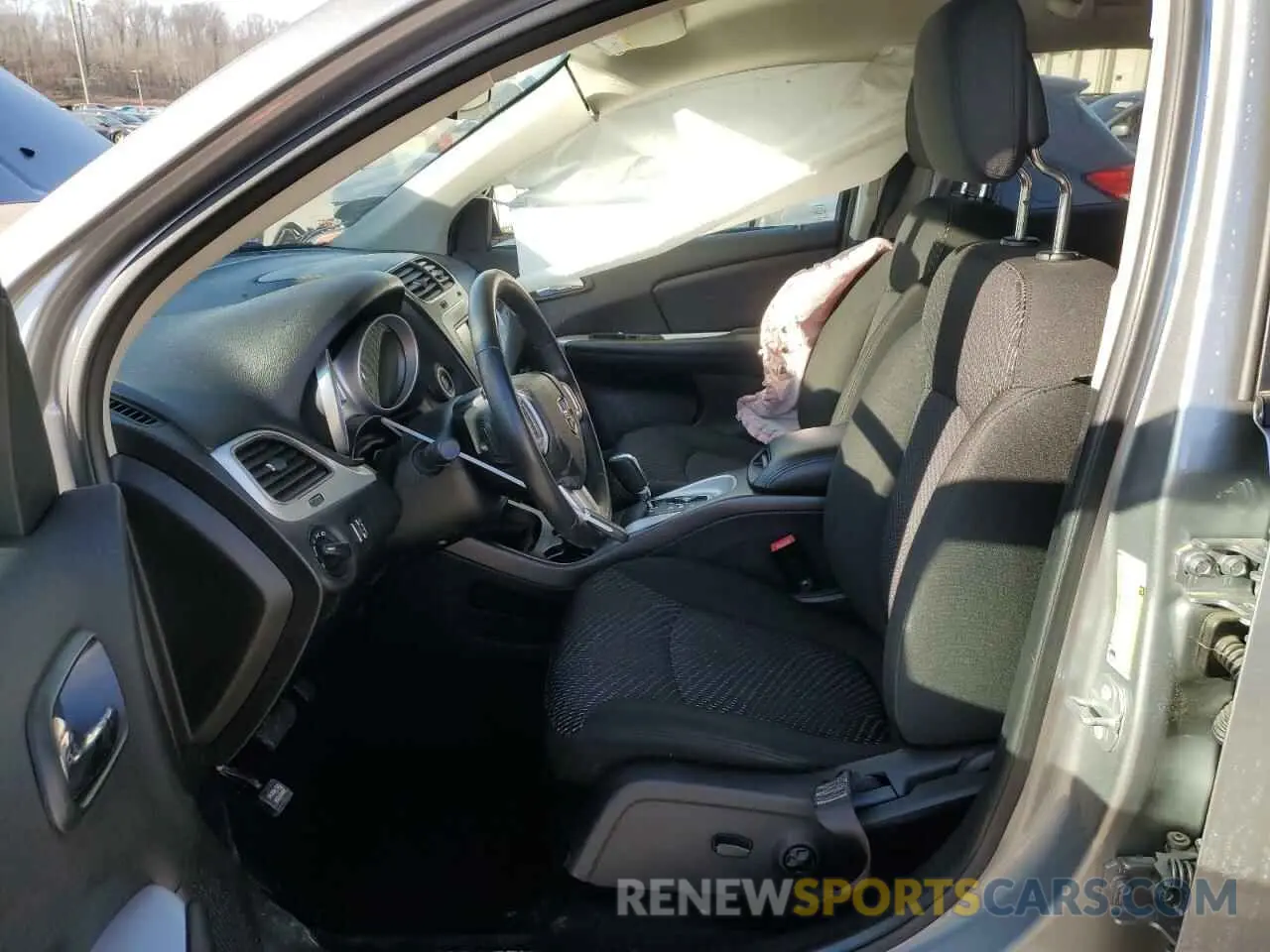 7 Photograph of a damaged car 3C4PDCAB5LT269333 DODGE JOURNEY 2020