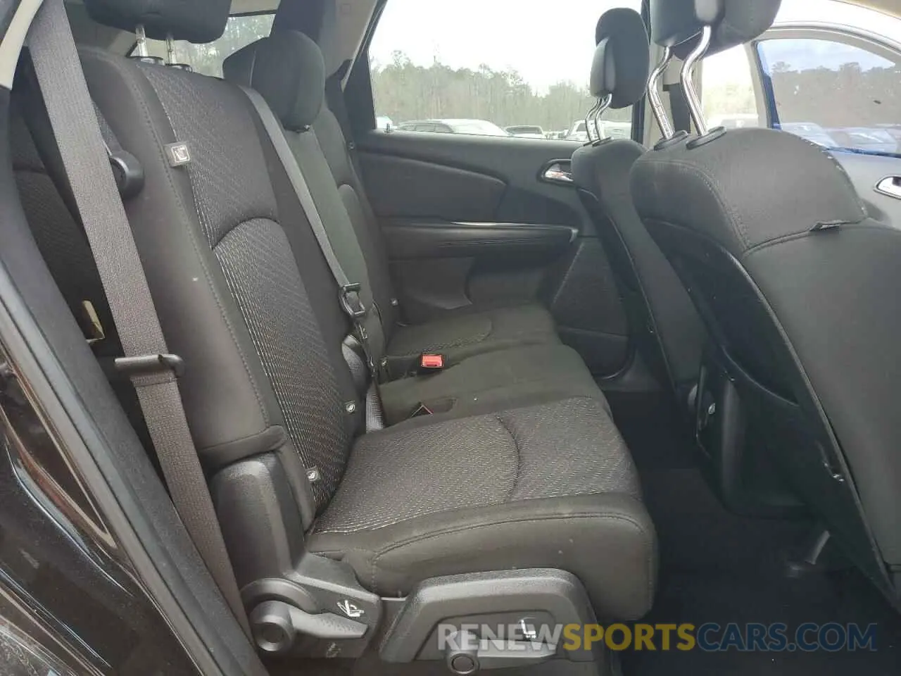 12 Photograph of a damaged car 3C4PDCAB5LT273771 DODGE JOURNEY 2020