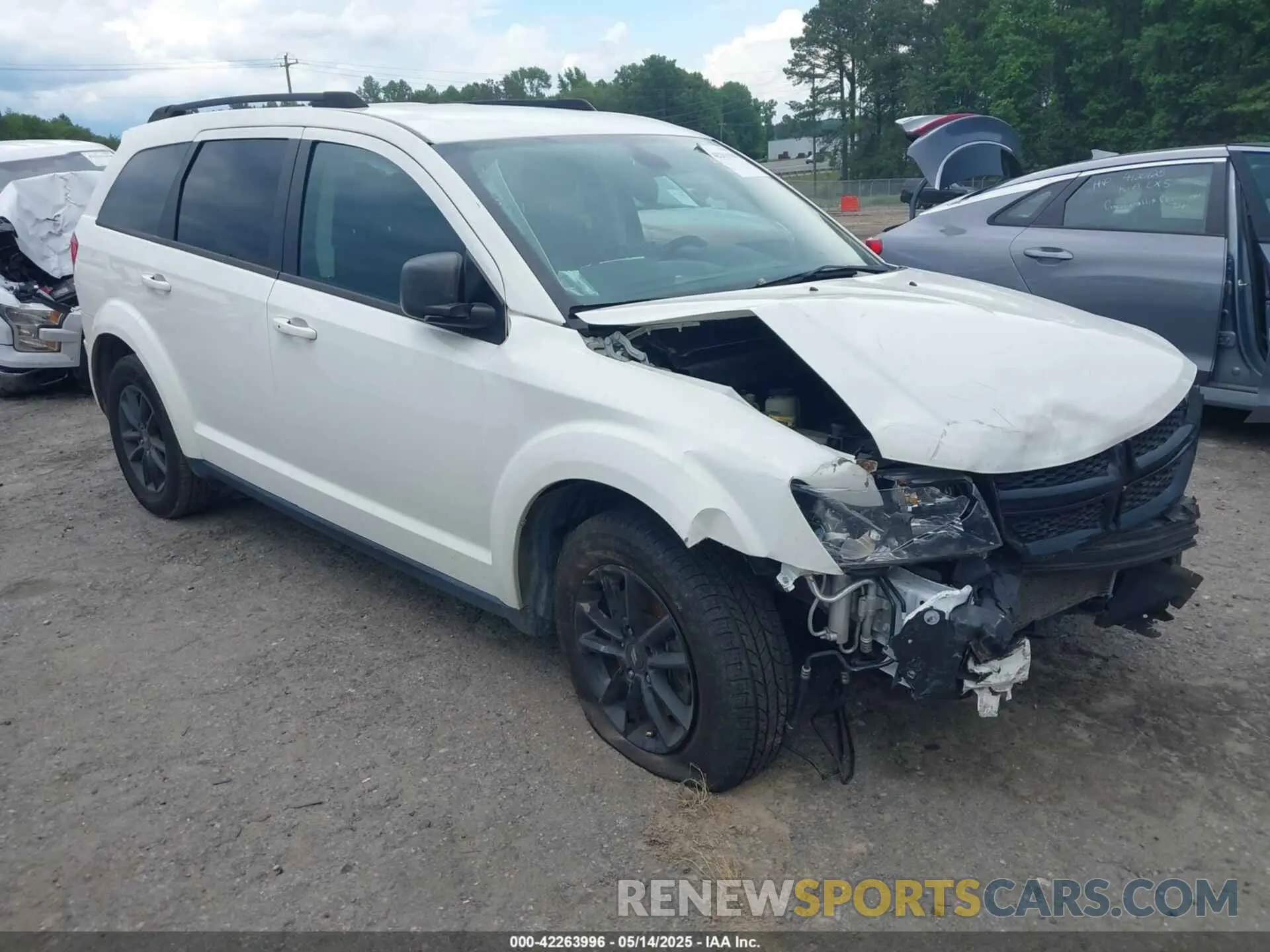 1 Photograph of a damaged car 3C4PDCAB5LT280977 DODGE JOURNEY 2020