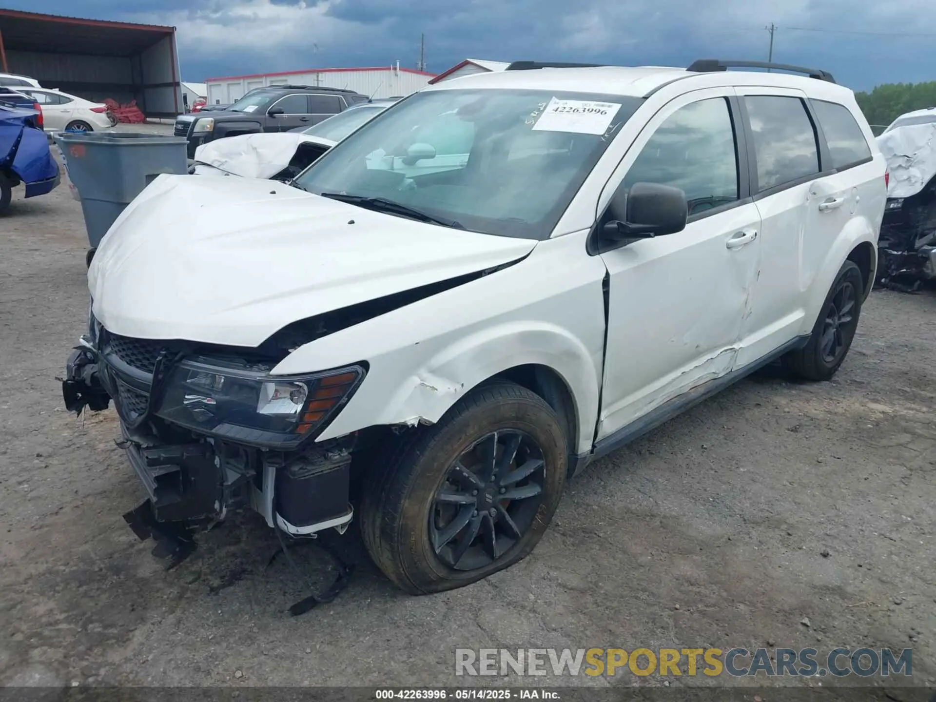 2 Photograph of a damaged car 3C4PDCAB5LT280977 DODGE JOURNEY 2020