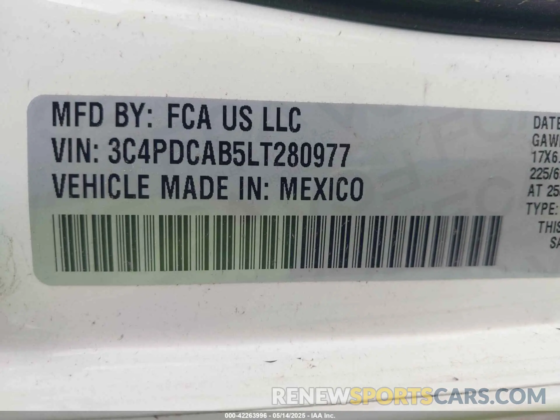 9 Photograph of a damaged car 3C4PDCAB5LT280977 DODGE JOURNEY 2020