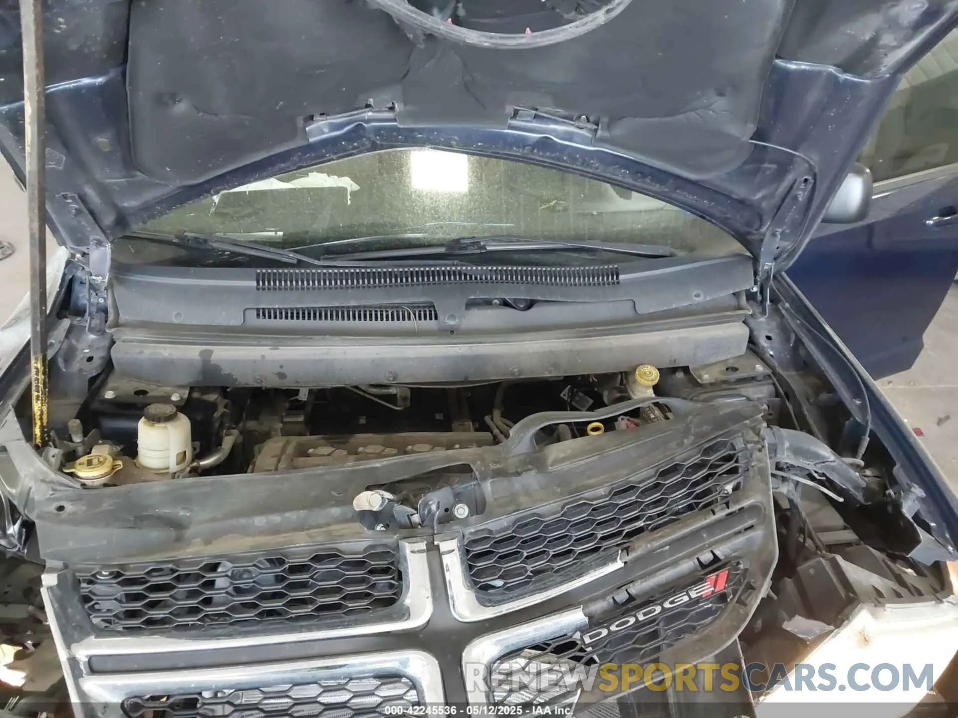 10 Photograph of a damaged car 3C4PDCAB6LT182928 DODGE JOURNEY 2020