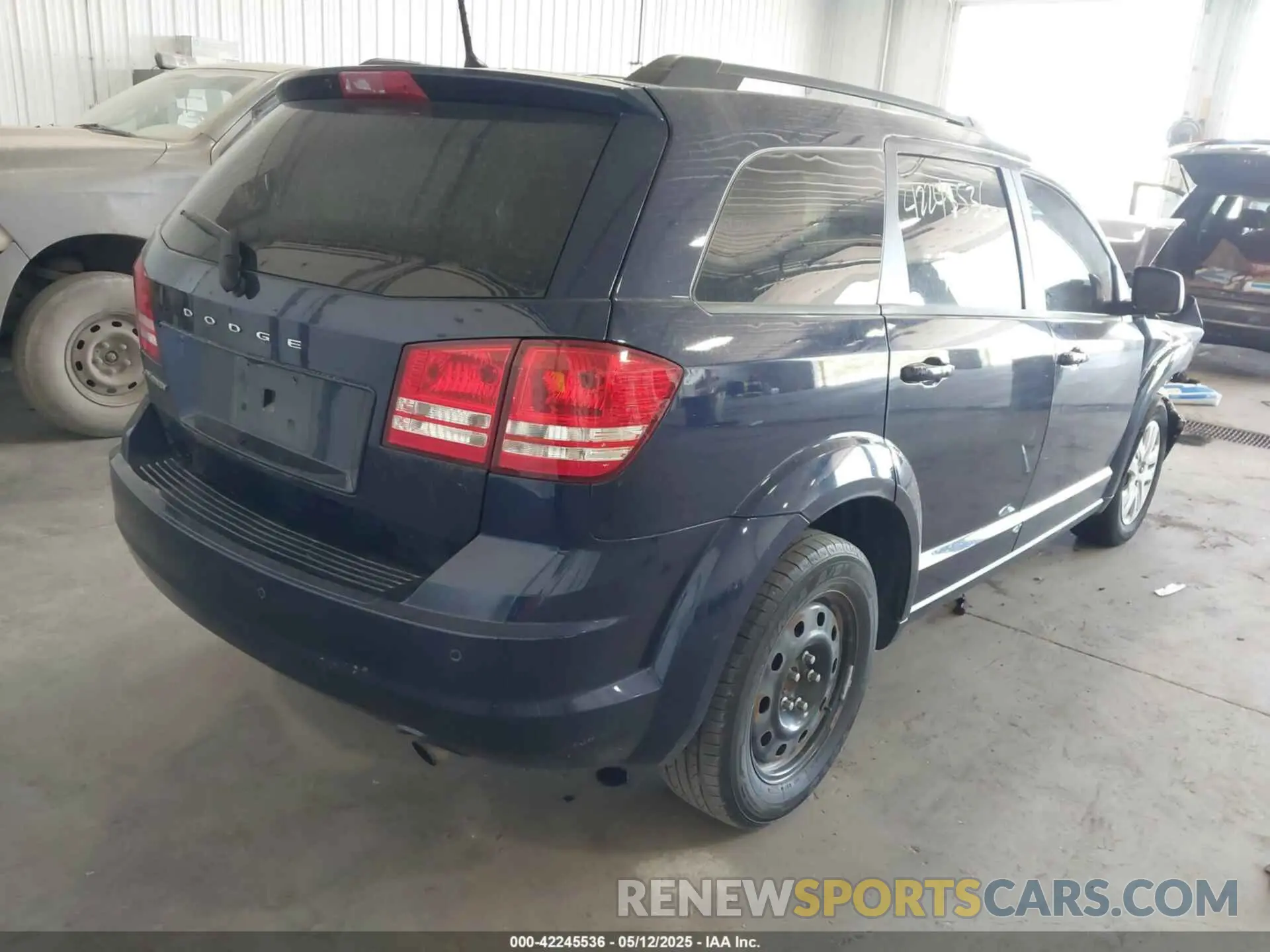 4 Photograph of a damaged car 3C4PDCAB6LT182928 DODGE JOURNEY 2020