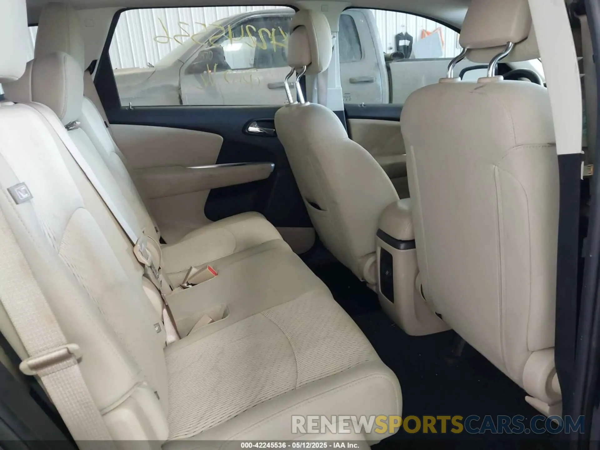 8 Photograph of a damaged car 3C4PDCAB6LT182928 DODGE JOURNEY 2020