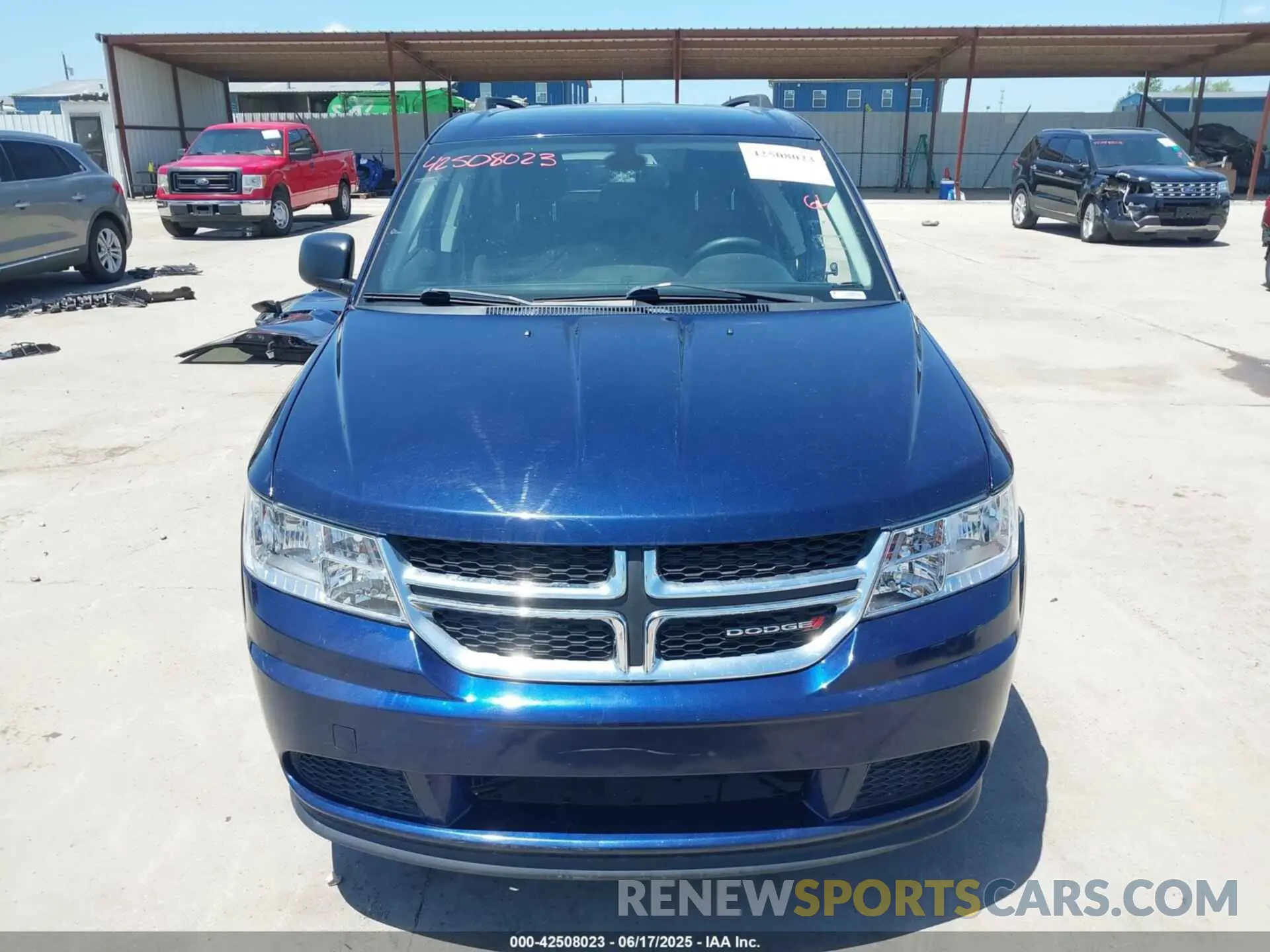 13 Photograph of a damaged car 3C4PDCAB6LT226474 DODGE JOURNEY 2020