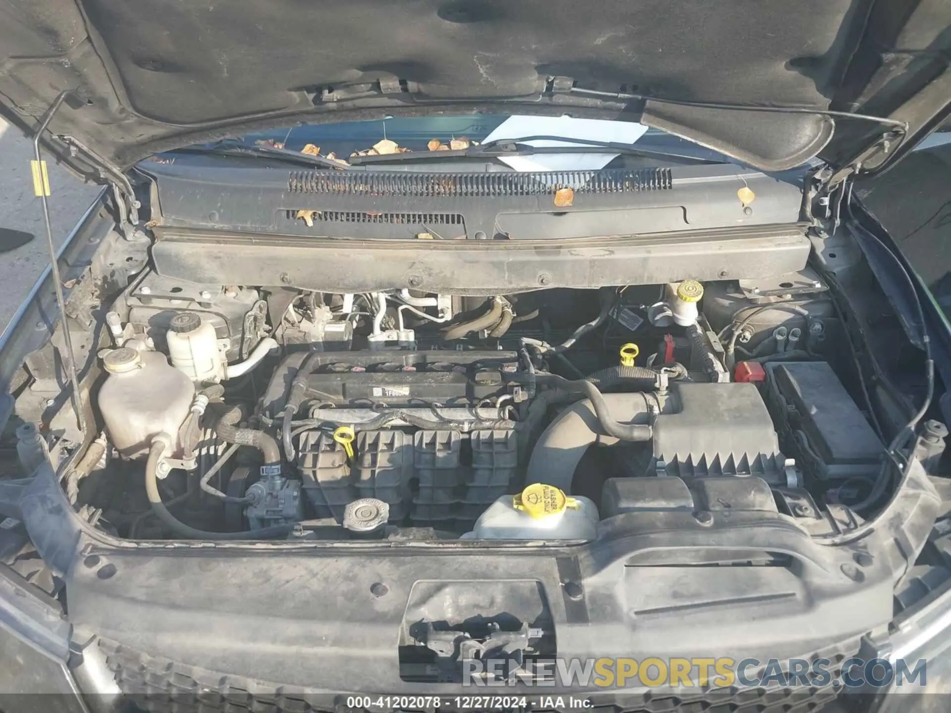 10 Photograph of a damaged car 3C4PDCAB6LT249916 DODGE JOURNEY 2020