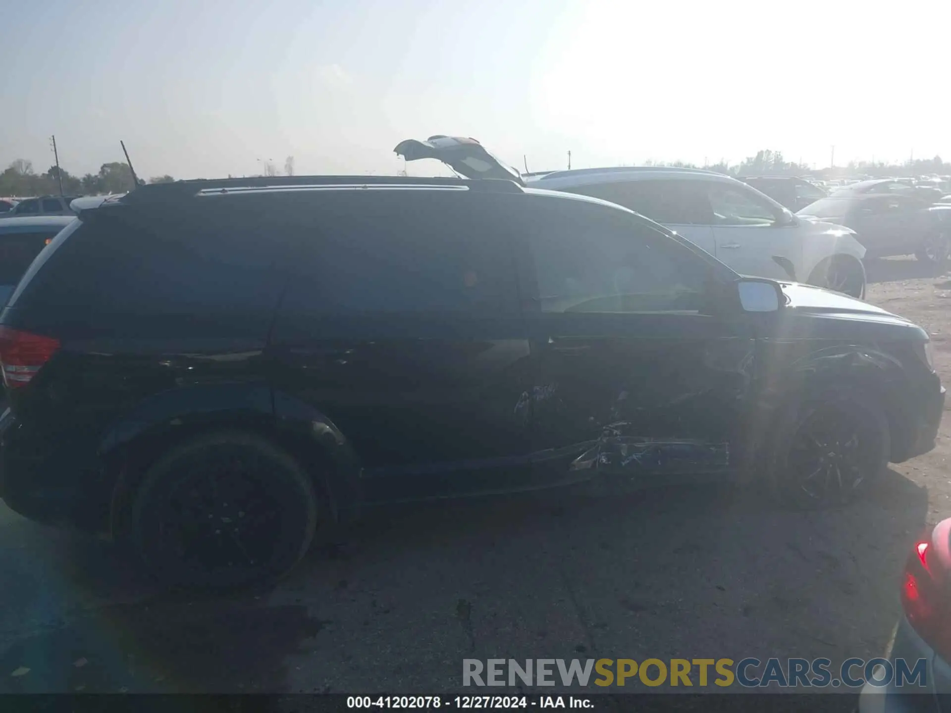 13 Photograph of a damaged car 3C4PDCAB6LT249916 DODGE JOURNEY 2020