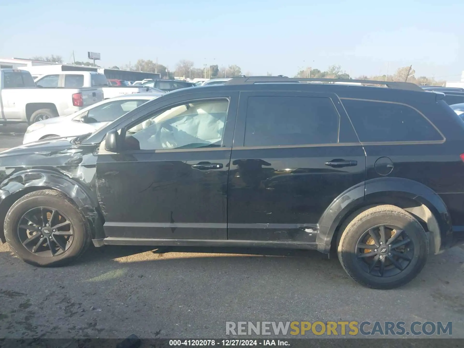 14 Photograph of a damaged car 3C4PDCAB6LT249916 DODGE JOURNEY 2020
