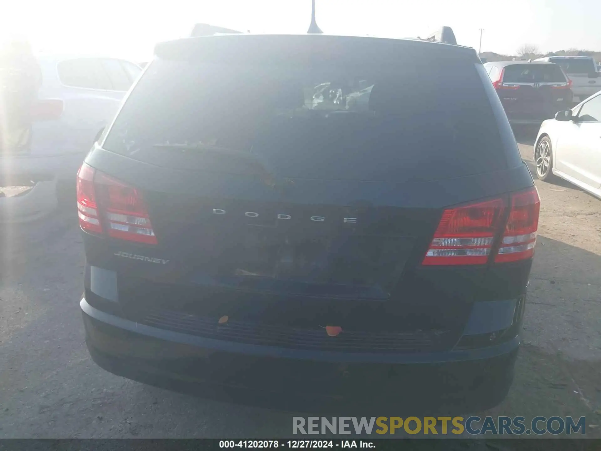 16 Photograph of a damaged car 3C4PDCAB6LT249916 DODGE JOURNEY 2020