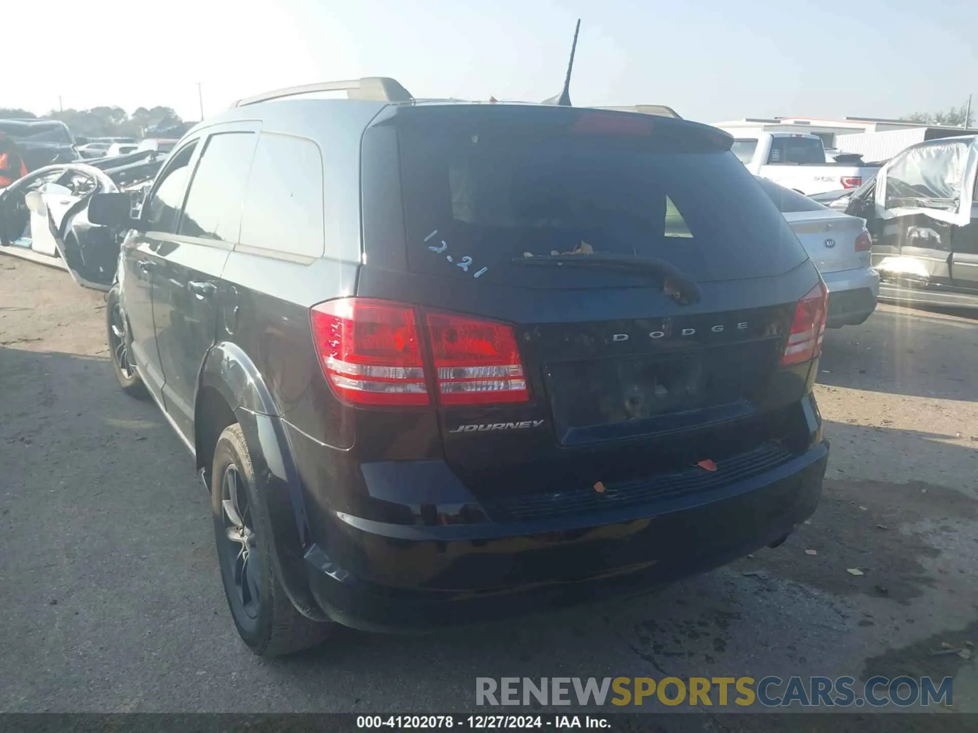 3 Photograph of a damaged car 3C4PDCAB6LT249916 DODGE JOURNEY 2020