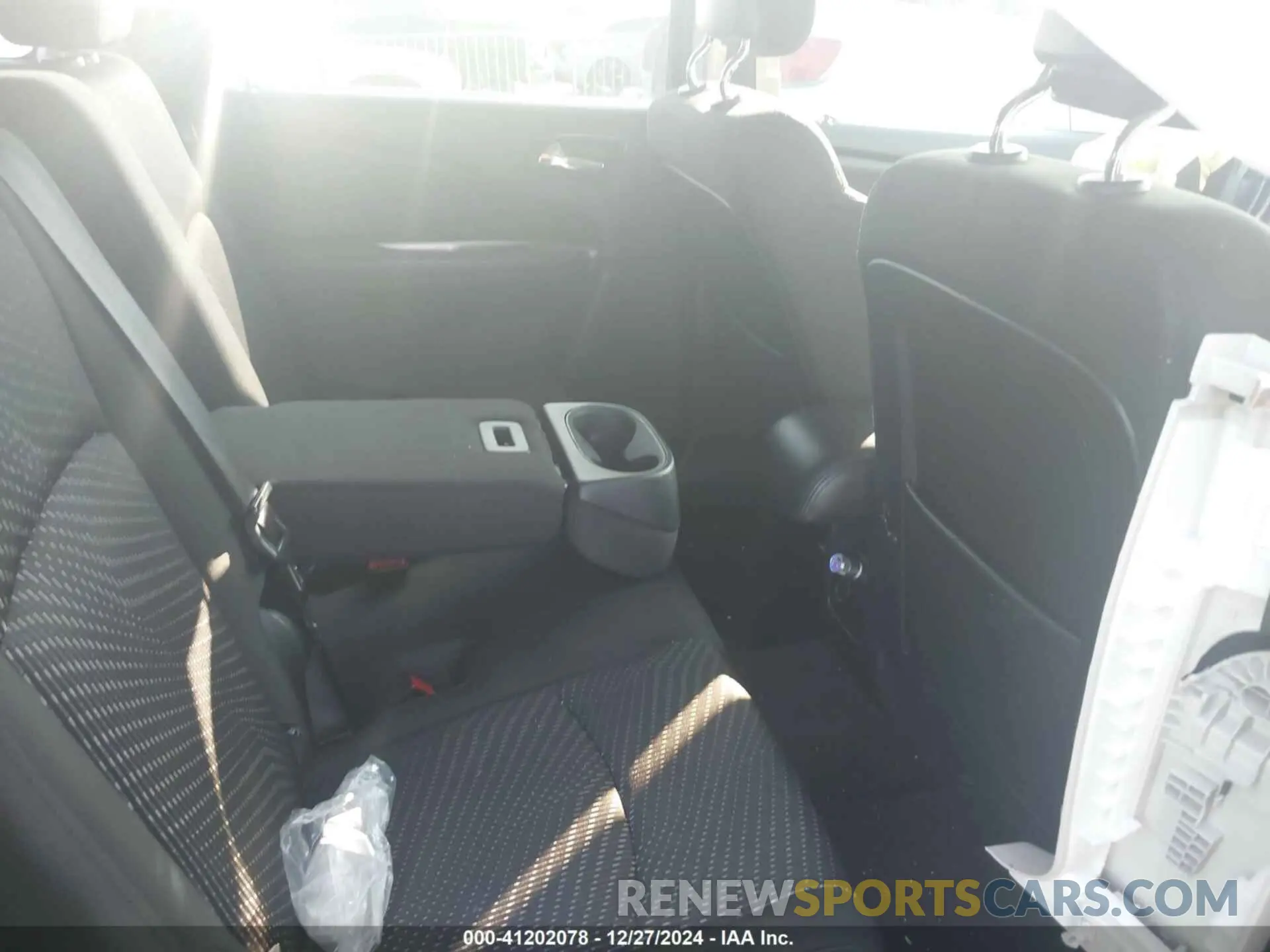 8 Photograph of a damaged car 3C4PDCAB6LT249916 DODGE JOURNEY 2020