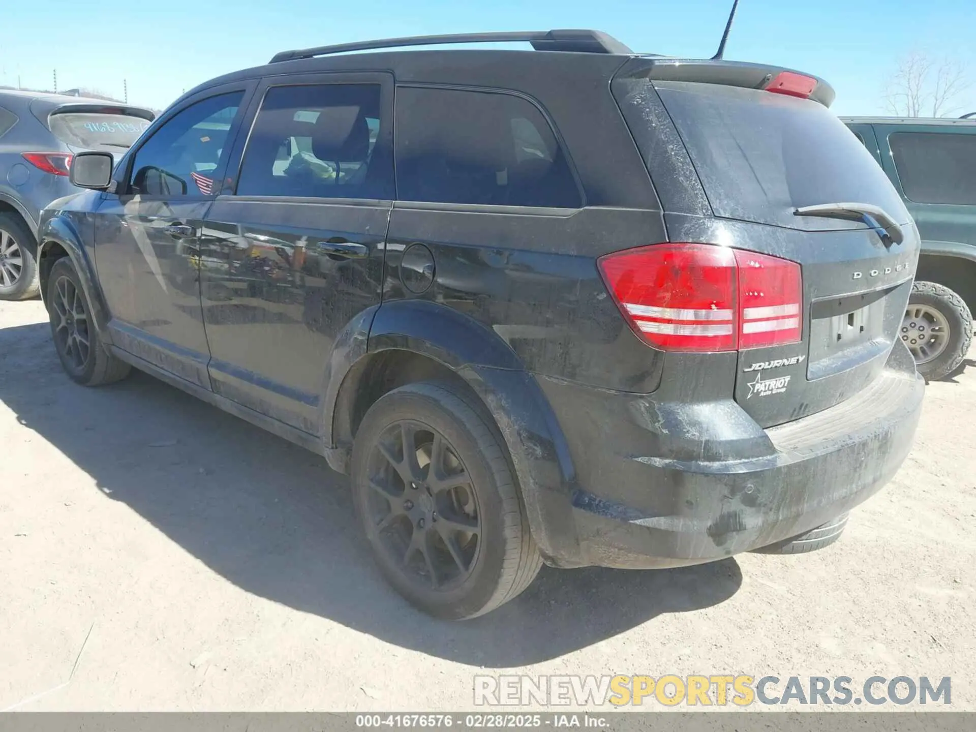 3 Photograph of a damaged car 3C4PDCAB6LT253710 DODGE JOURNEY 2020