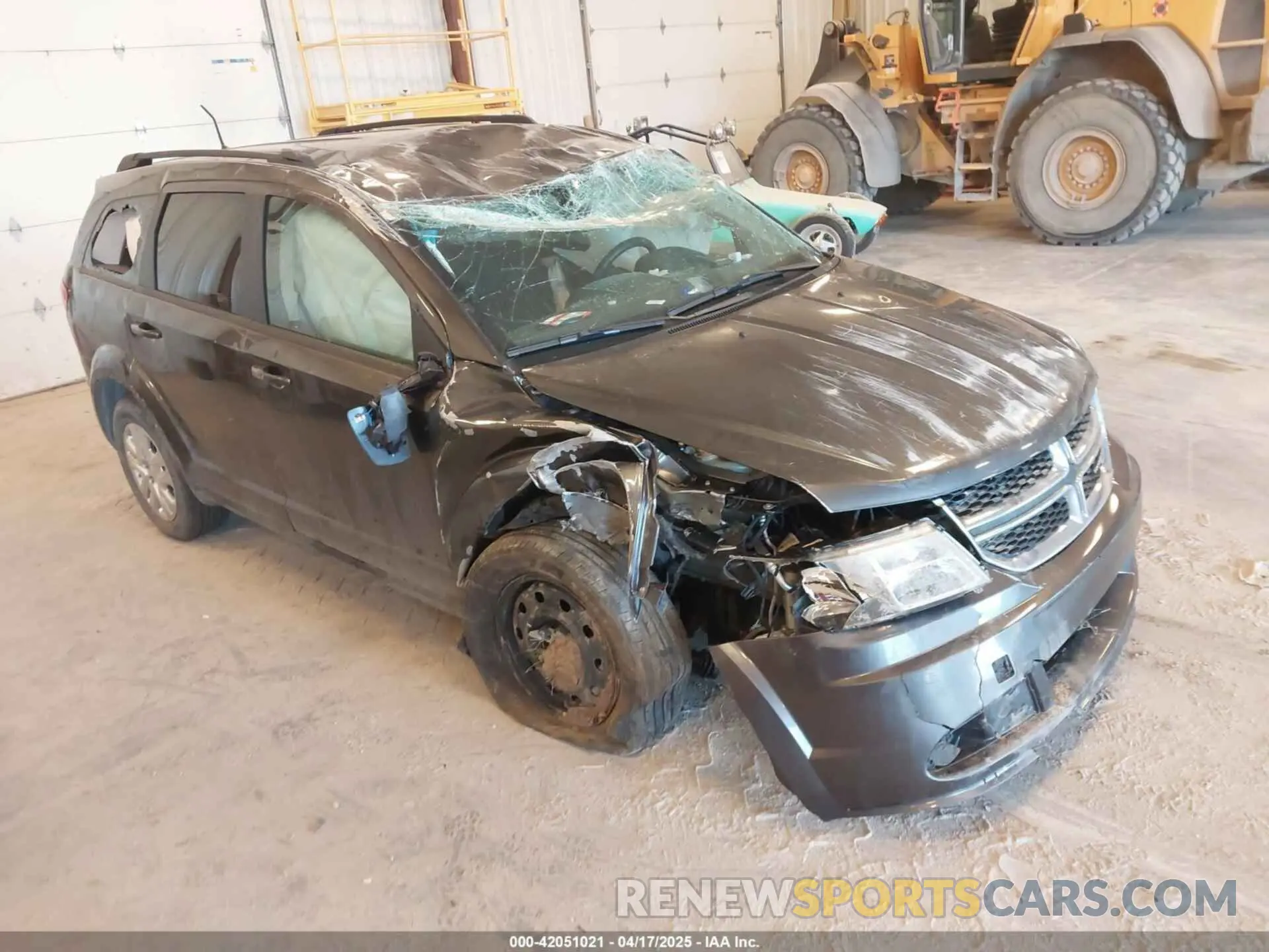 1 Photograph of a damaged car 3C4PDCAB6LT264416 DODGE JOURNEY 2020