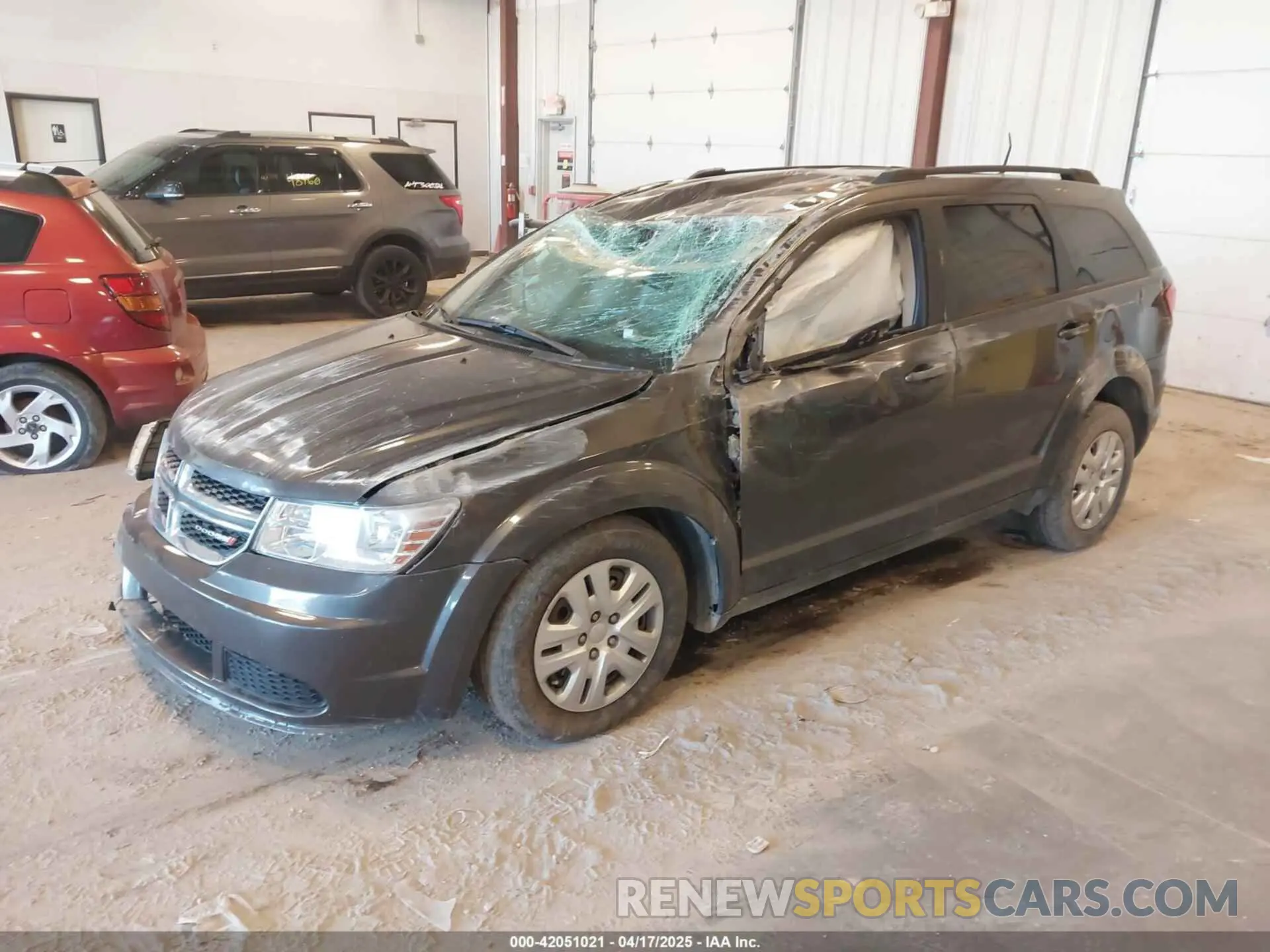 2 Photograph of a damaged car 3C4PDCAB6LT264416 DODGE JOURNEY 2020