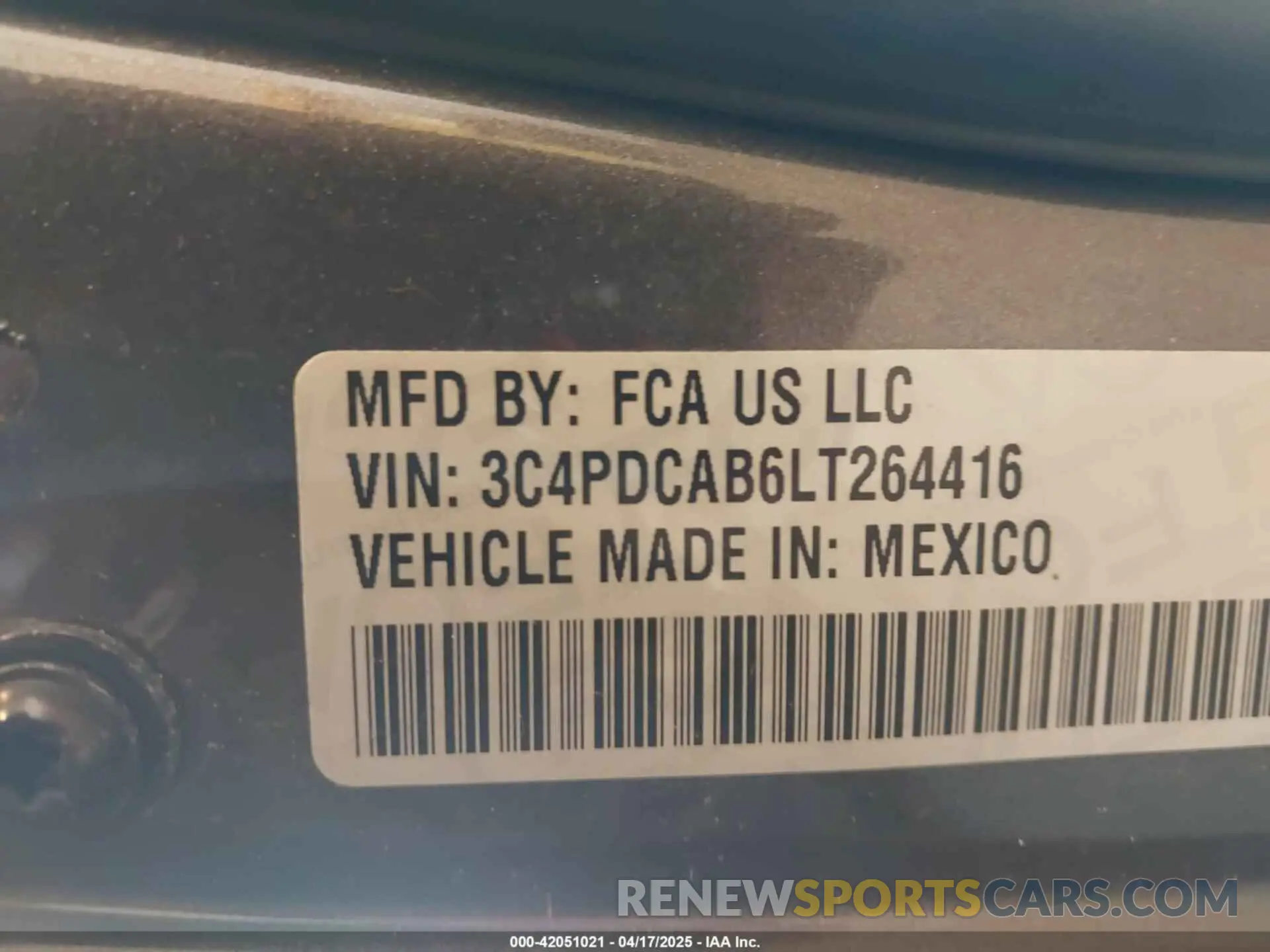 9 Photograph of a damaged car 3C4PDCAB6LT264416 DODGE JOURNEY 2020