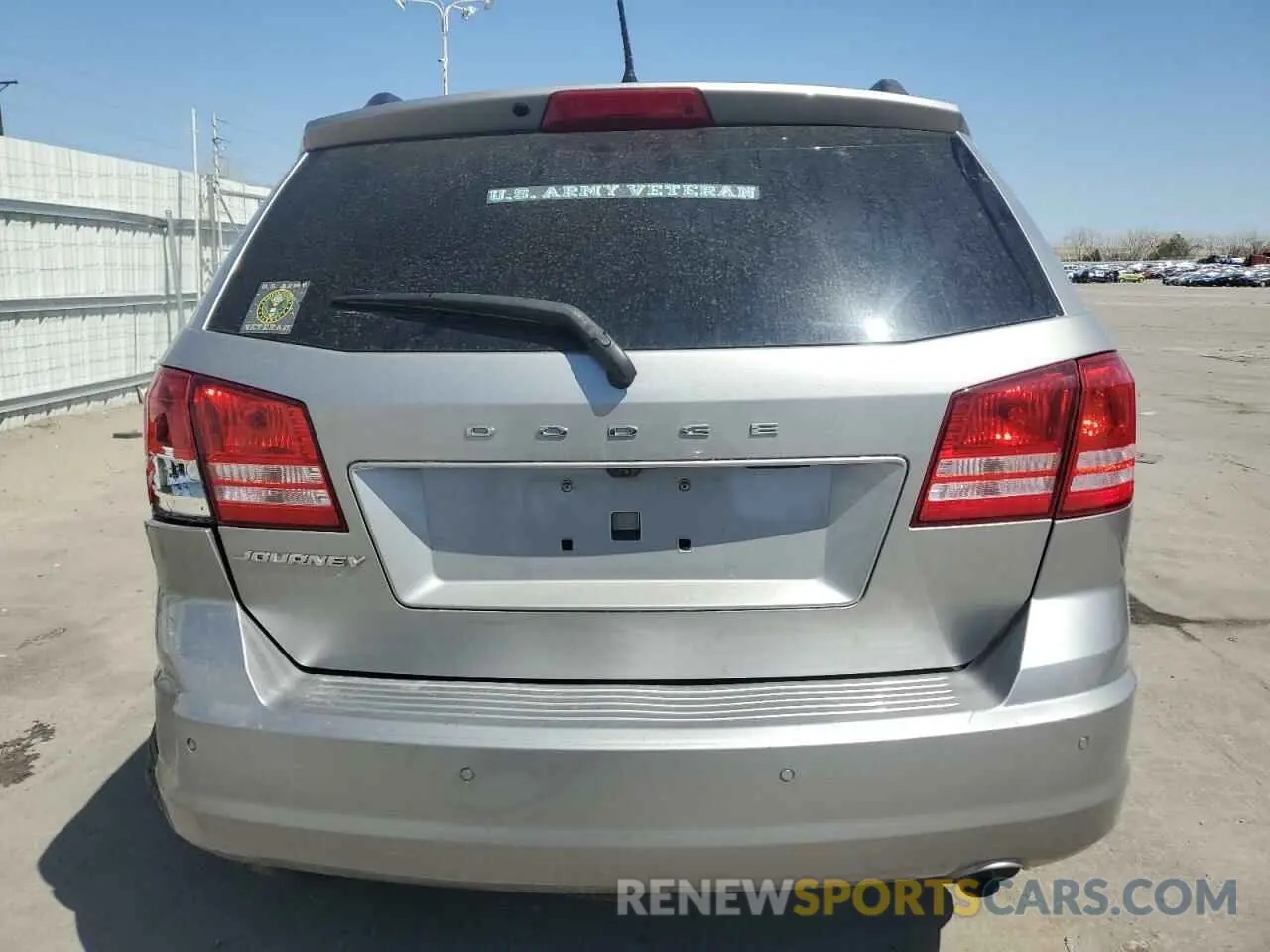 6 Photograph of a damaged car 3C4PDCAB7LT182100 DODGE JOURNEY 2020