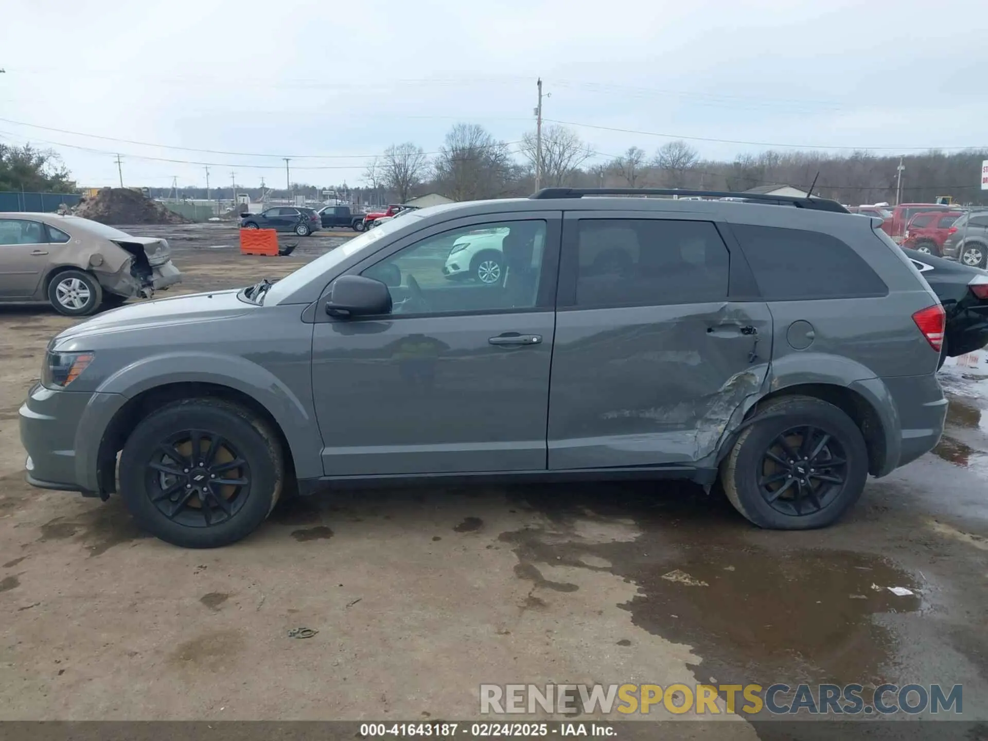 14 Photograph of a damaged car 3C4PDCAB7LT201714 DODGE JOURNEY 2020