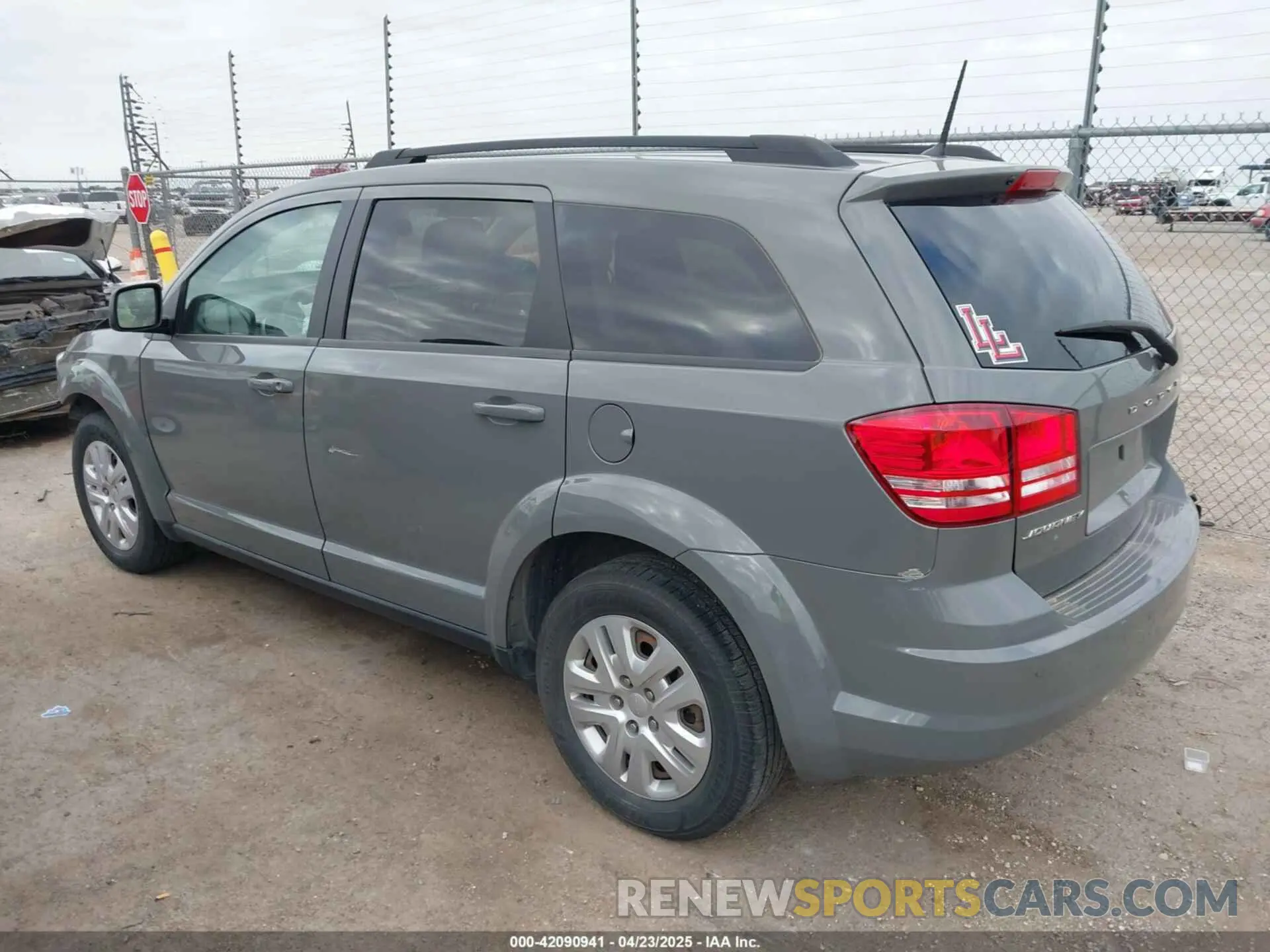 3 Photograph of a damaged car 3C4PDCAB7LT220716 DODGE JOURNEY 2020