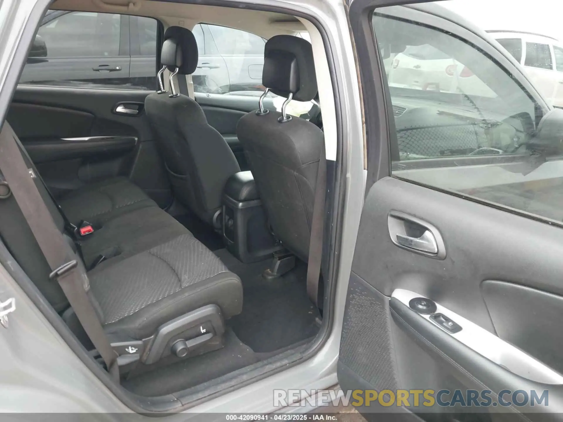 8 Photograph of a damaged car 3C4PDCAB7LT220716 DODGE JOURNEY 2020