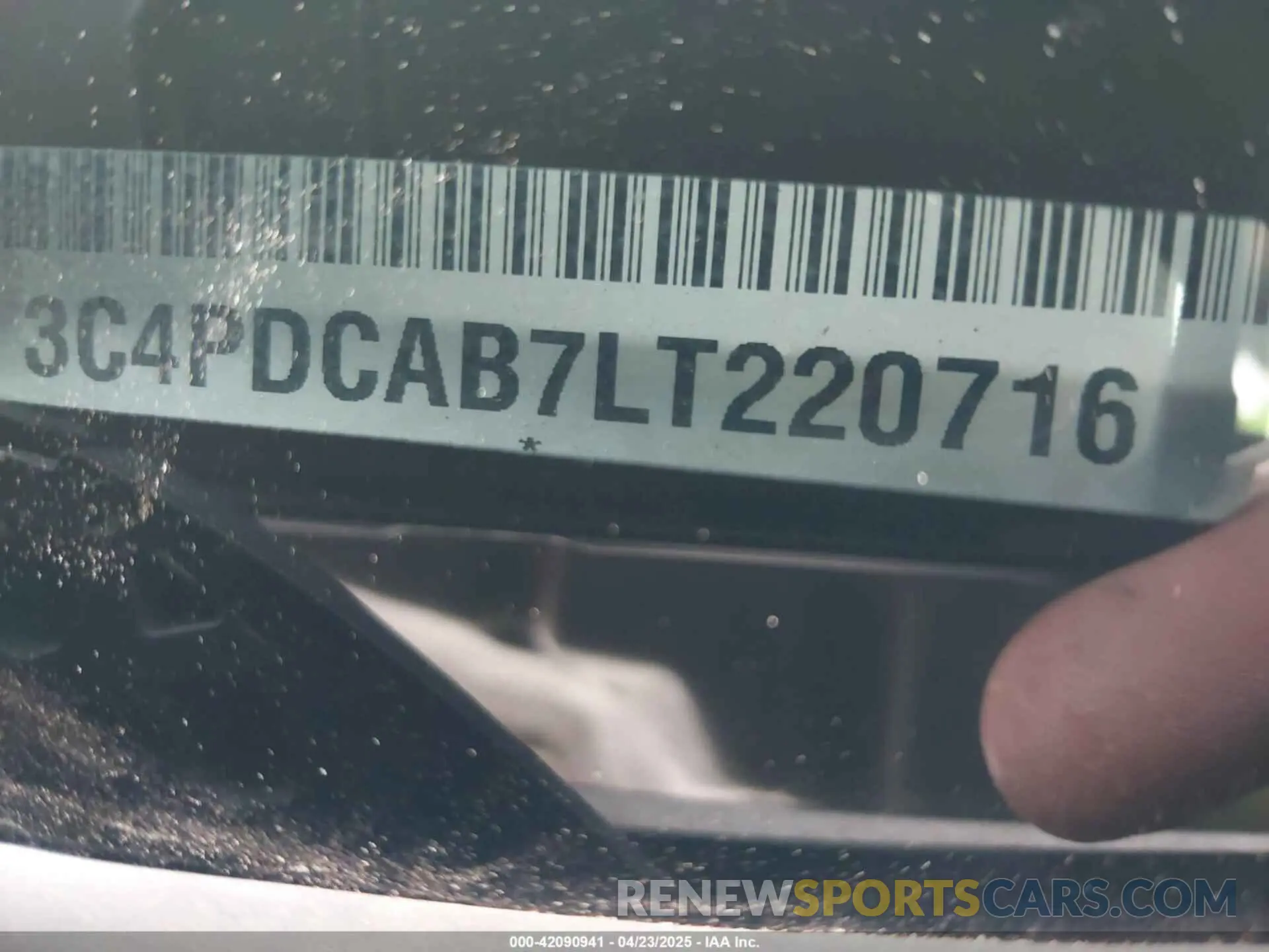 9 Photograph of a damaged car 3C4PDCAB7LT220716 DODGE JOURNEY 2020