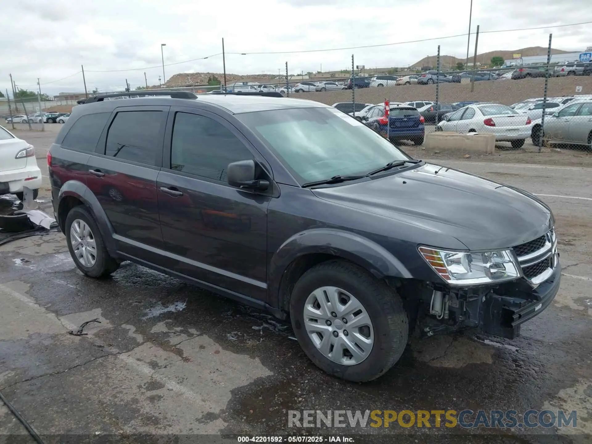 14 Photograph of a damaged car 3C4PDCAB7LT235443 DODGE JOURNEY 2020