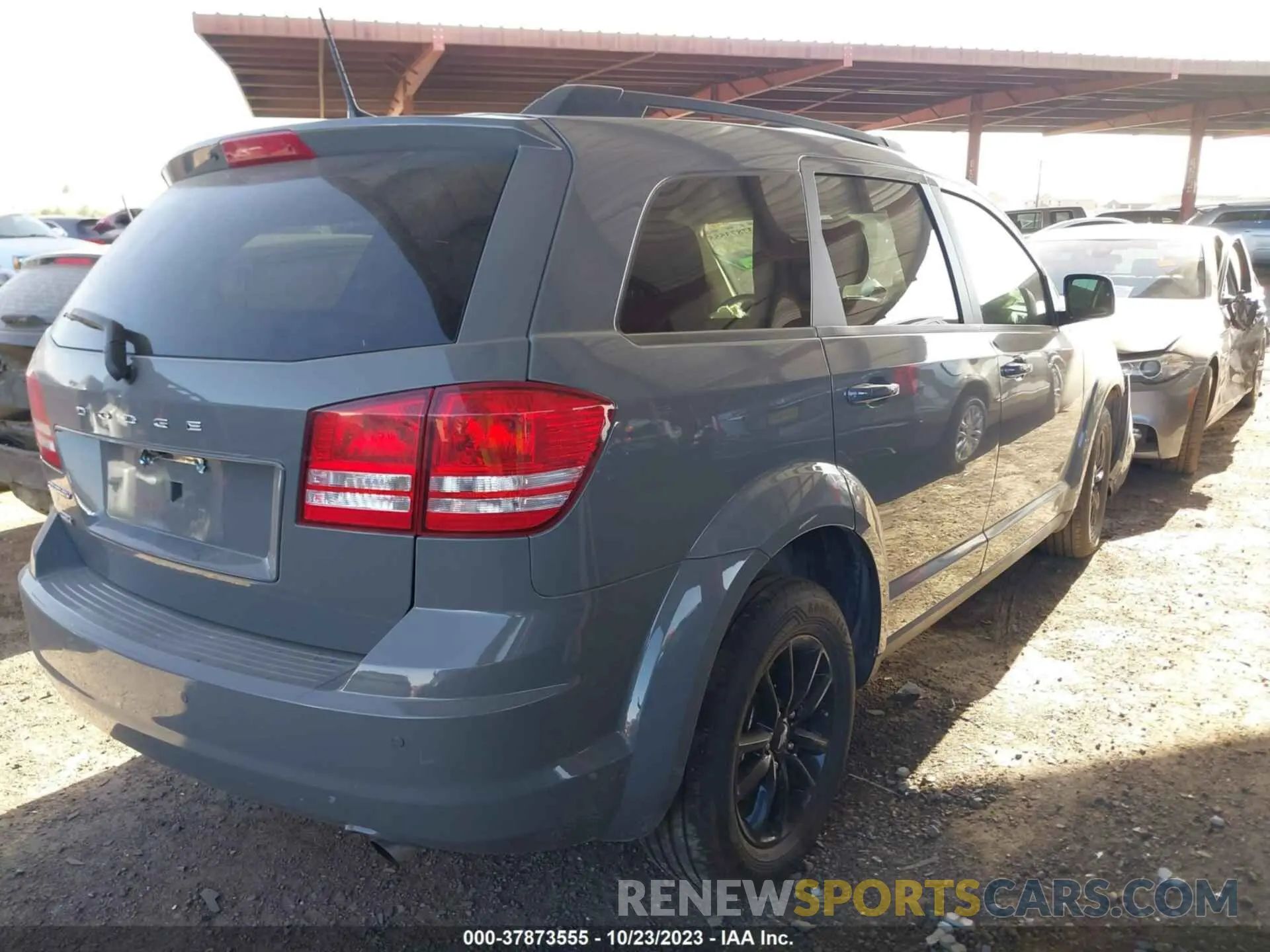4 Photograph of a damaged car 3C4PDCAB7LT237807 DODGE JOURNEY 2020