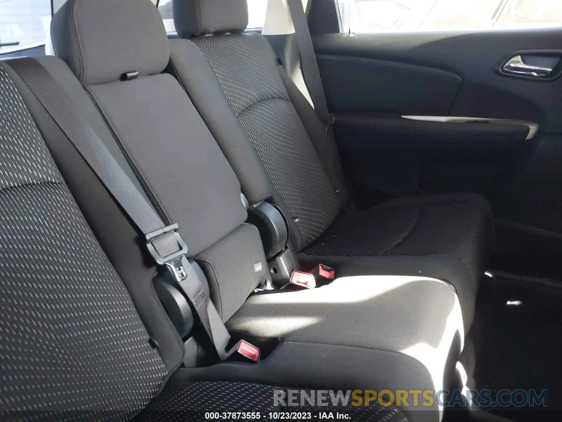 8 Photograph of a damaged car 3C4PDCAB7LT237807 DODGE JOURNEY 2020