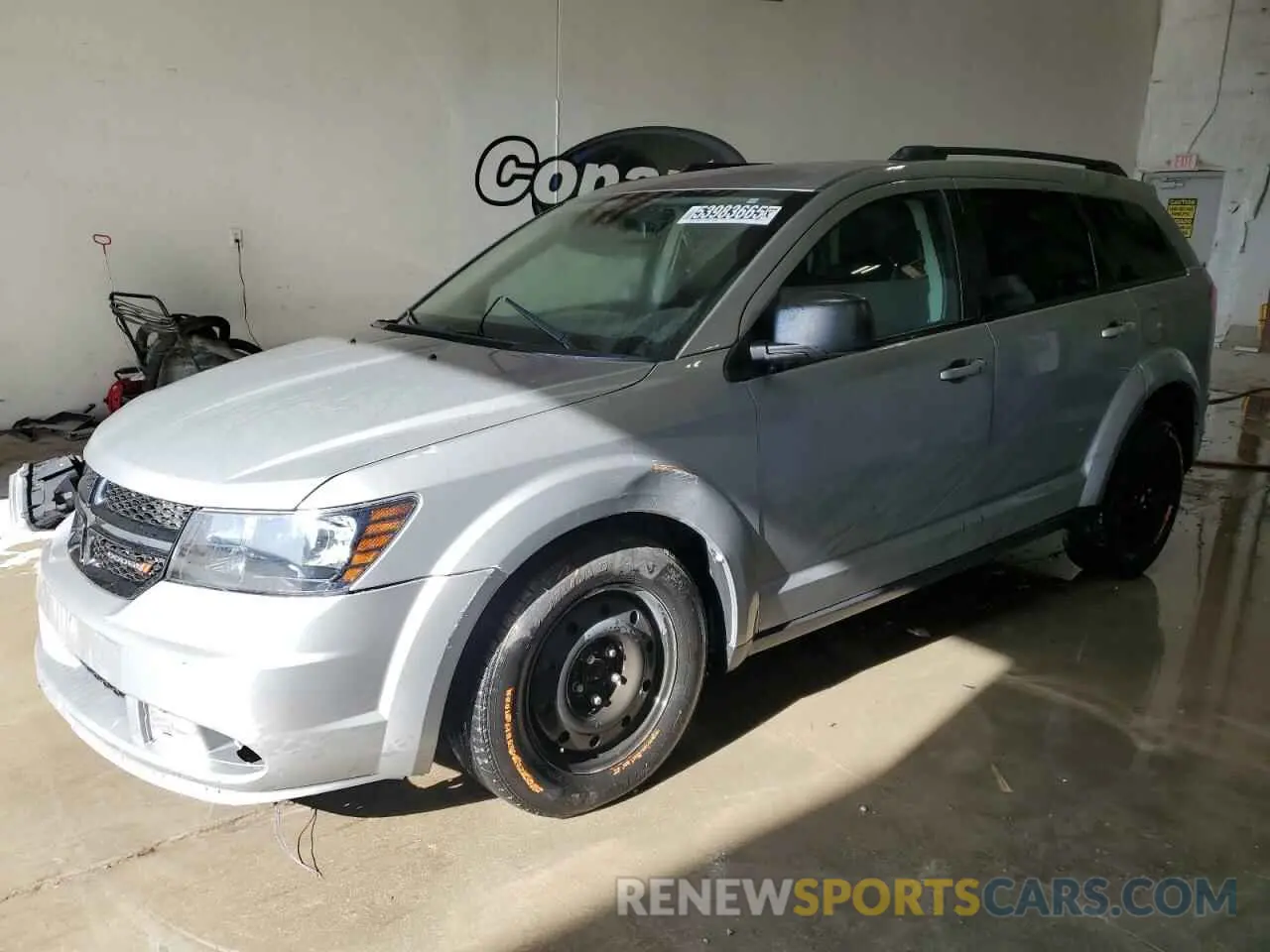 1 Photograph of a damaged car 3C4PDCAB7LT237886 DODGE JOURNEY 2020