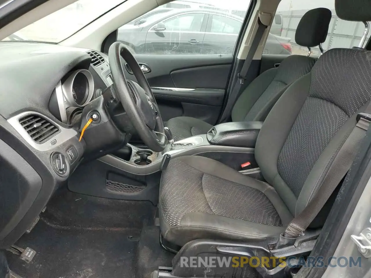 7 Photograph of a damaged car 3C4PDCAB7LT237886 DODGE JOURNEY 2020