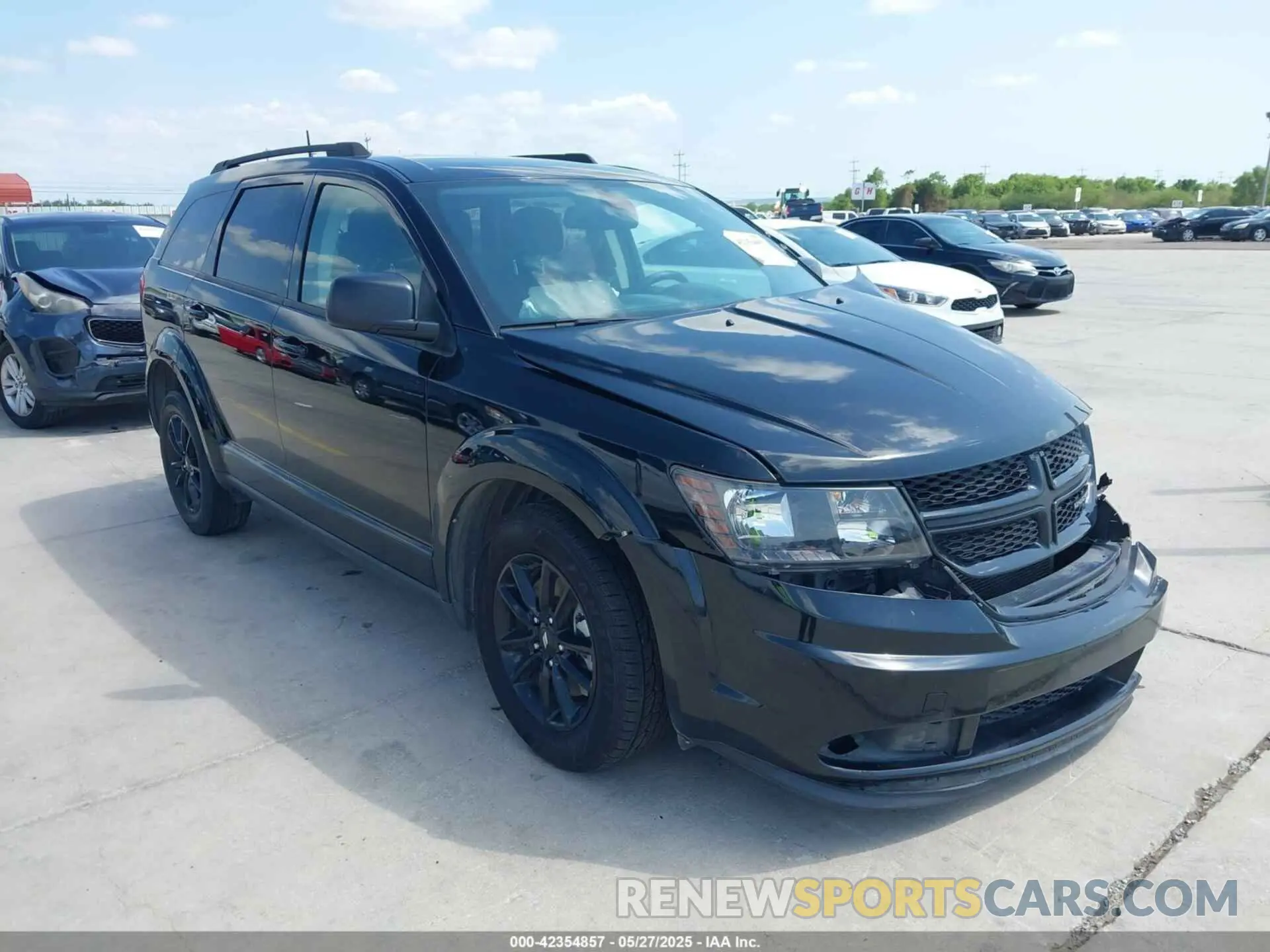1 Photograph of a damaged car 3C4PDCAB7LT253702 DODGE JOURNEY 2020