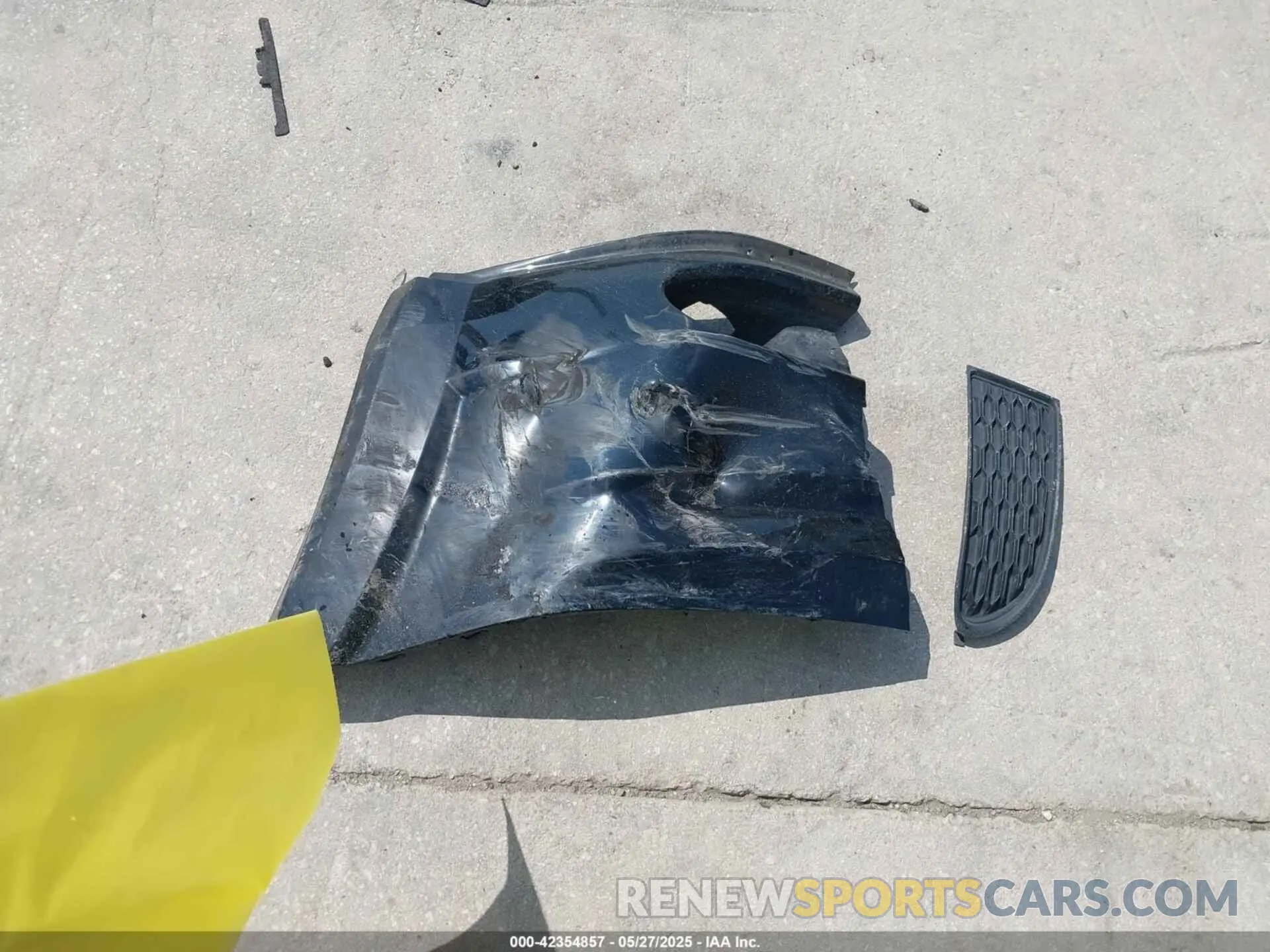 12 Photograph of a damaged car 3C4PDCAB7LT253702 DODGE JOURNEY 2020