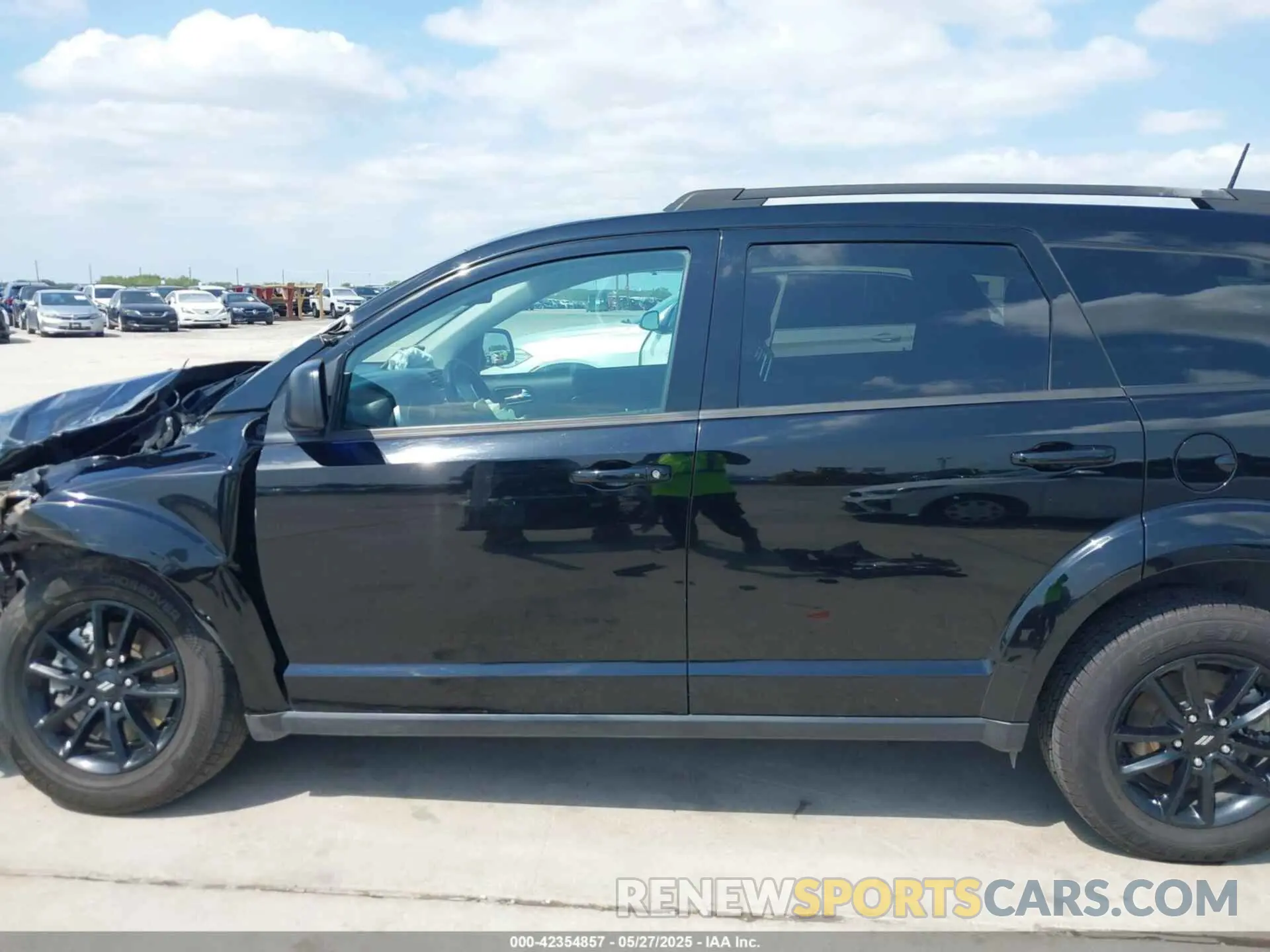 15 Photograph of a damaged car 3C4PDCAB7LT253702 DODGE JOURNEY 2020