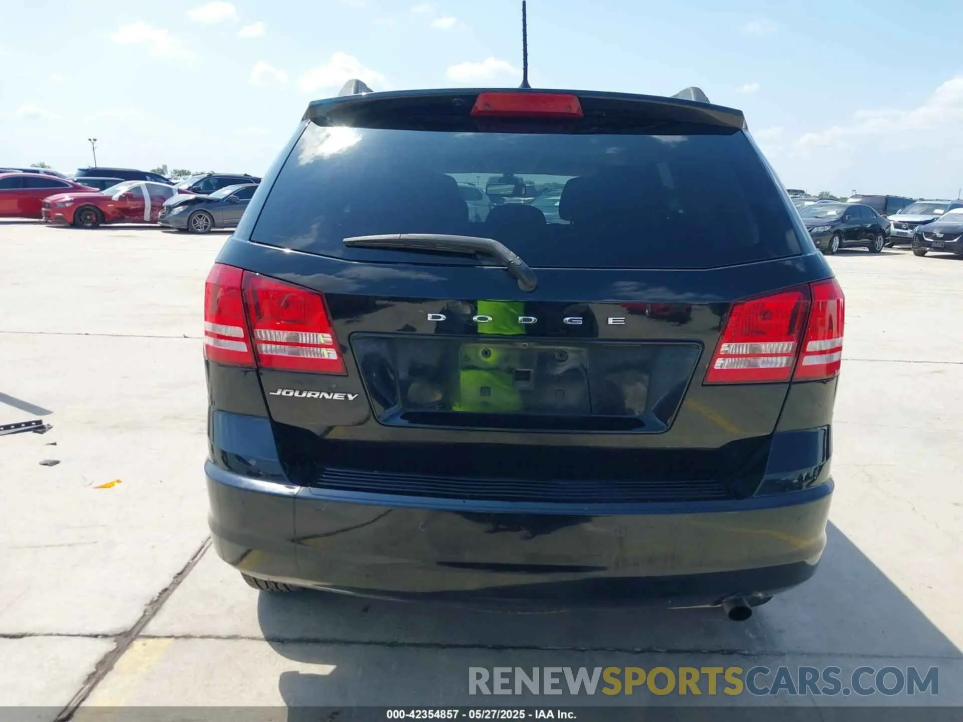 17 Photograph of a damaged car 3C4PDCAB7LT253702 DODGE JOURNEY 2020