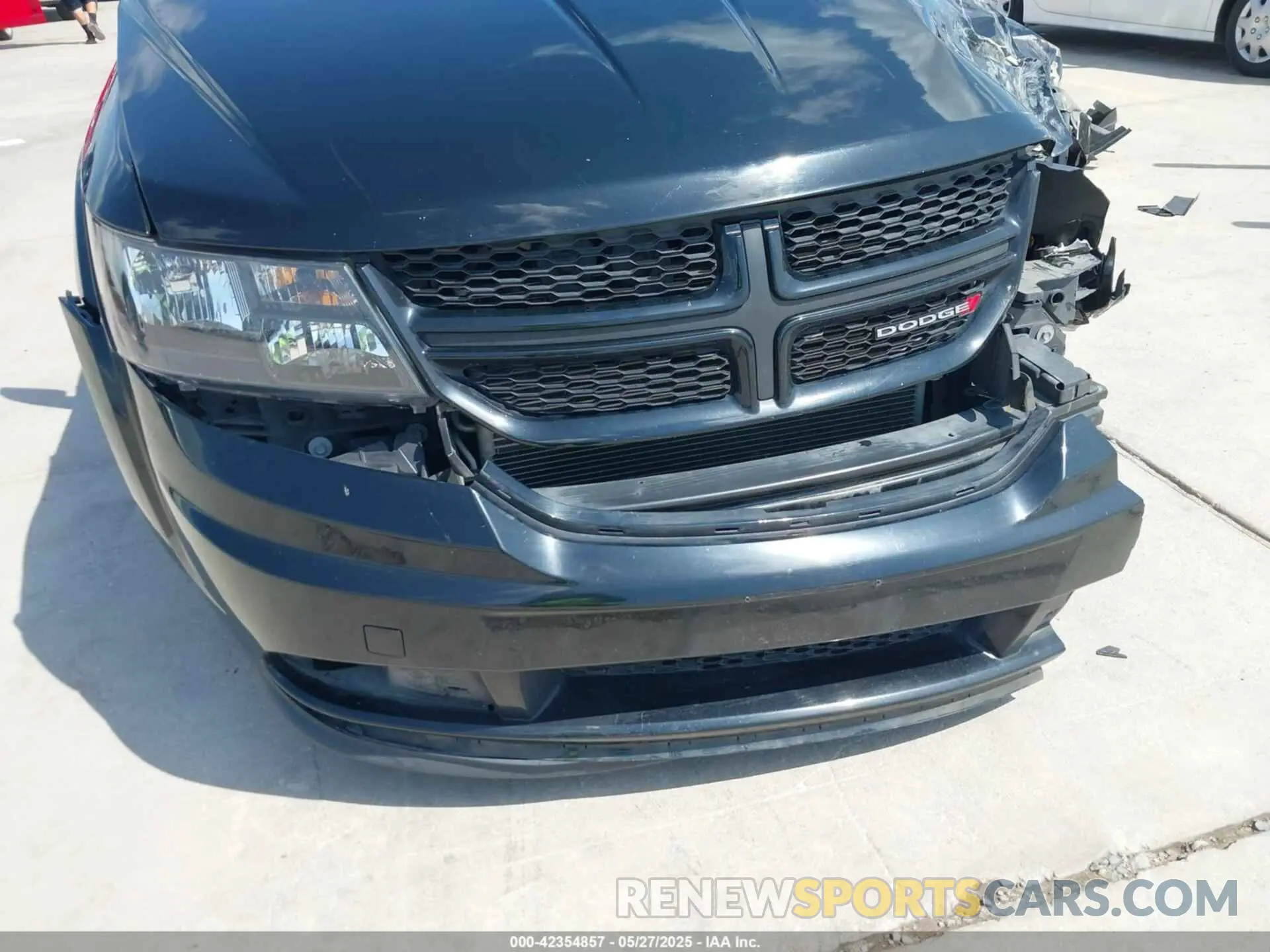 18 Photograph of a damaged car 3C4PDCAB7LT253702 DODGE JOURNEY 2020