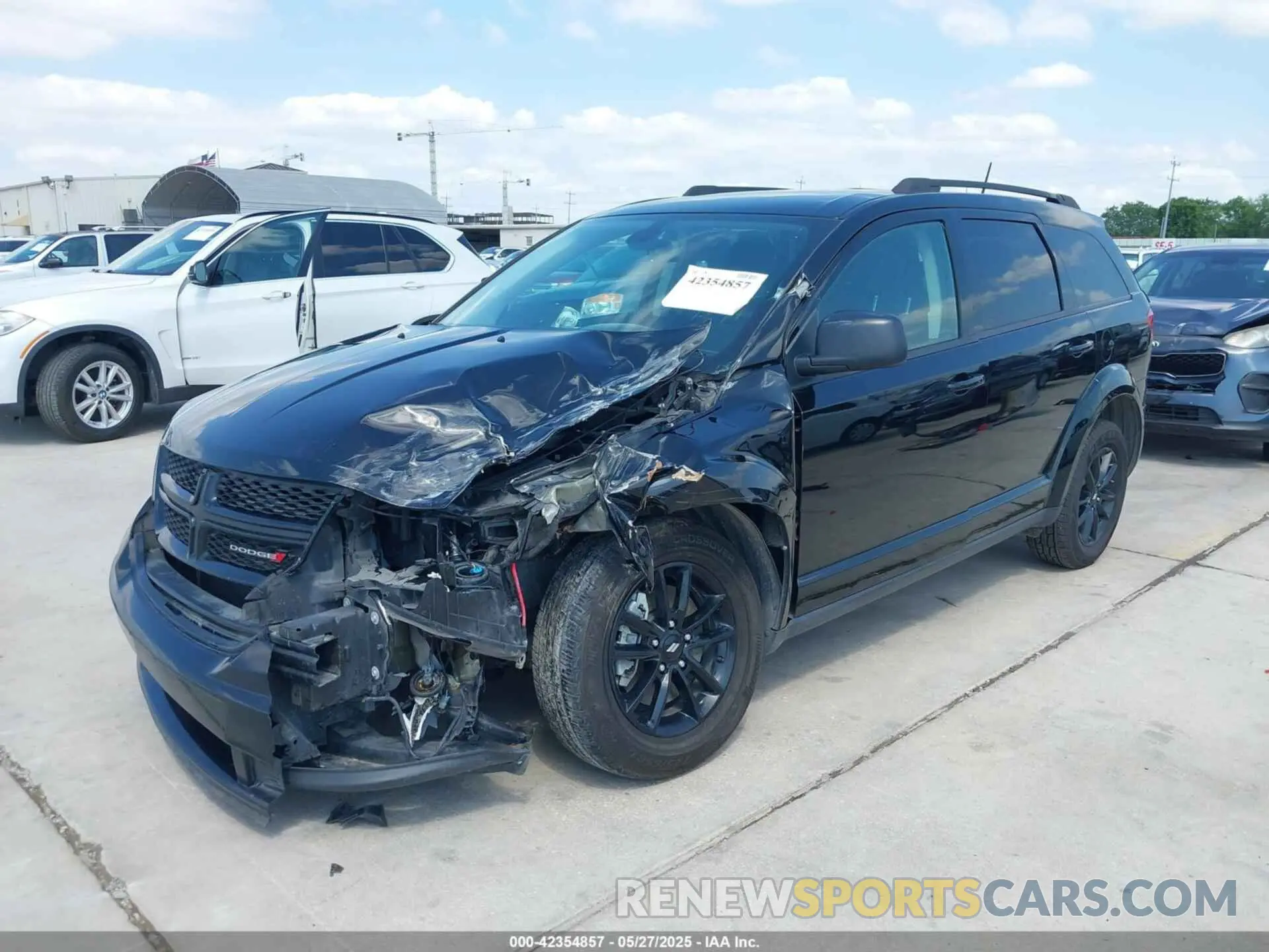 2 Photograph of a damaged car 3C4PDCAB7LT253702 DODGE JOURNEY 2020