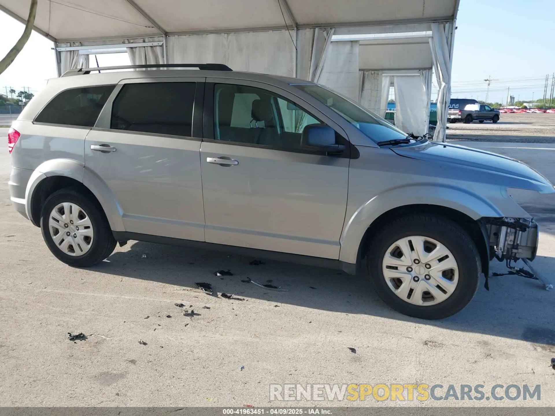 14 Photograph of a damaged car 3C4PDCAB7LT261203 DODGE JOURNEY 2020