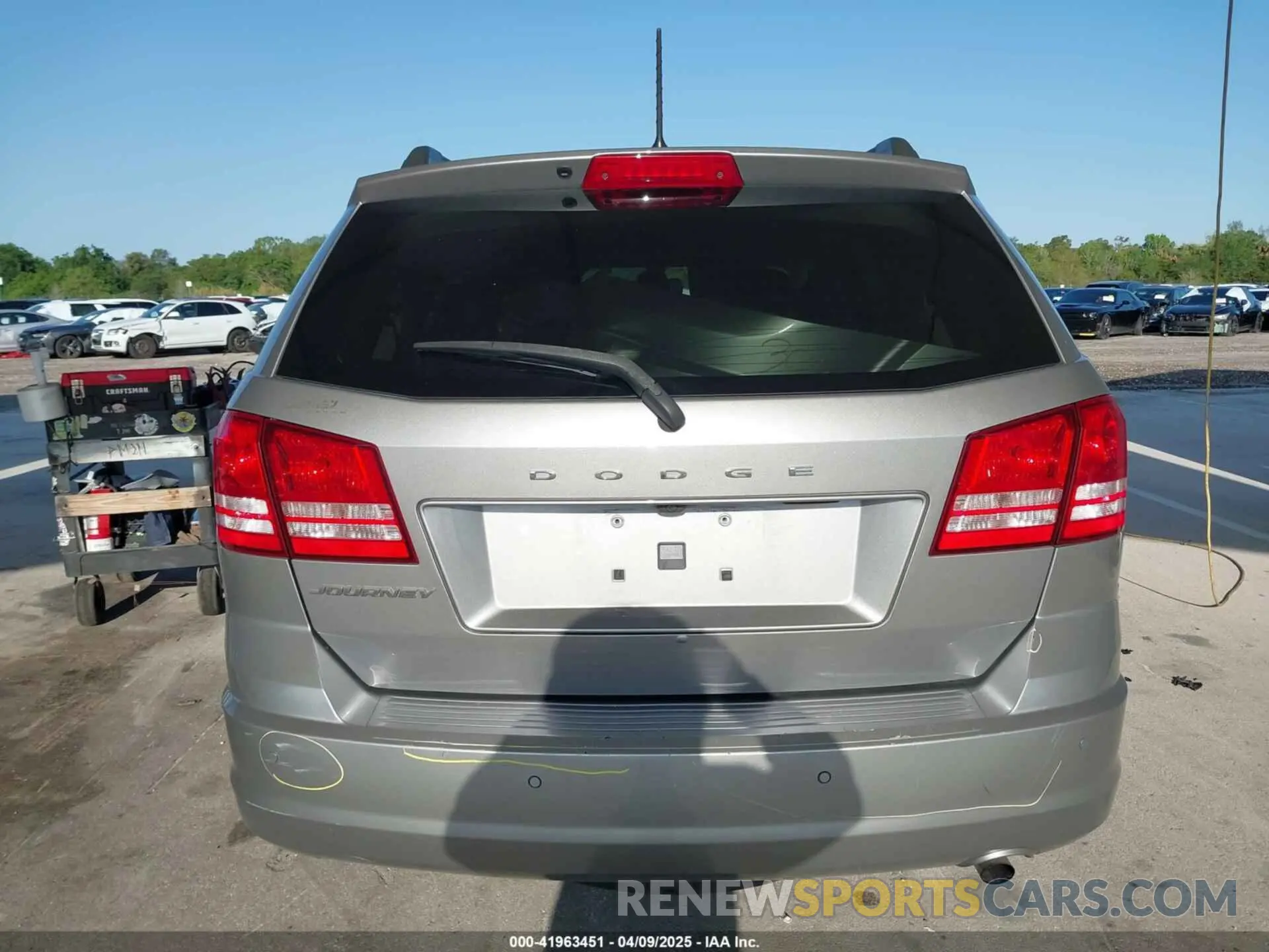 17 Photograph of a damaged car 3C4PDCAB7LT261203 DODGE JOURNEY 2020