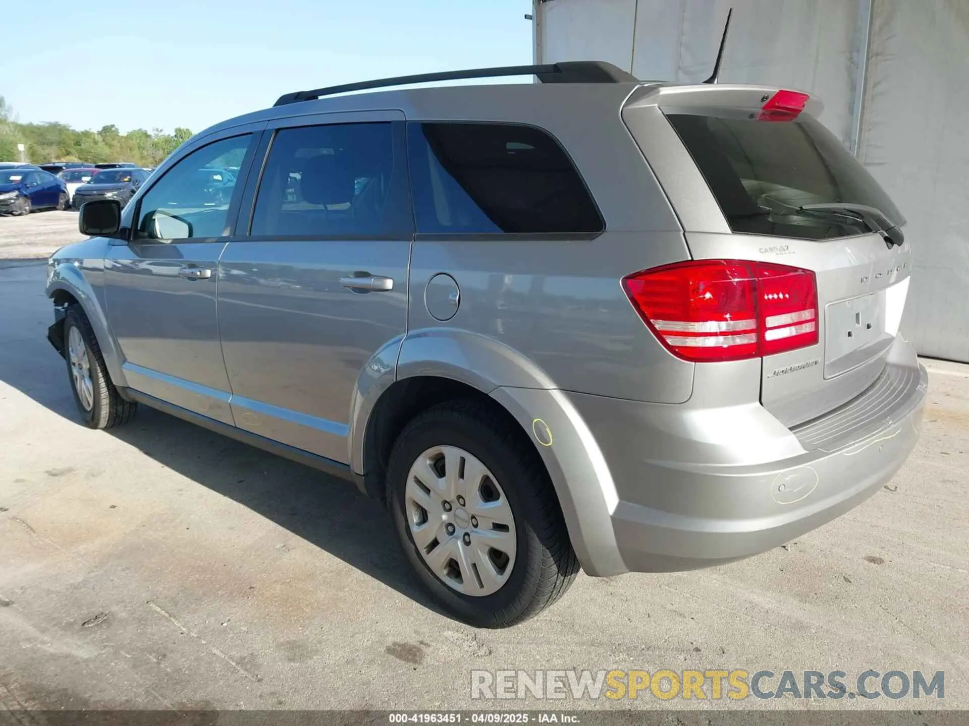 3 Photograph of a damaged car 3C4PDCAB7LT261203 DODGE JOURNEY 2020