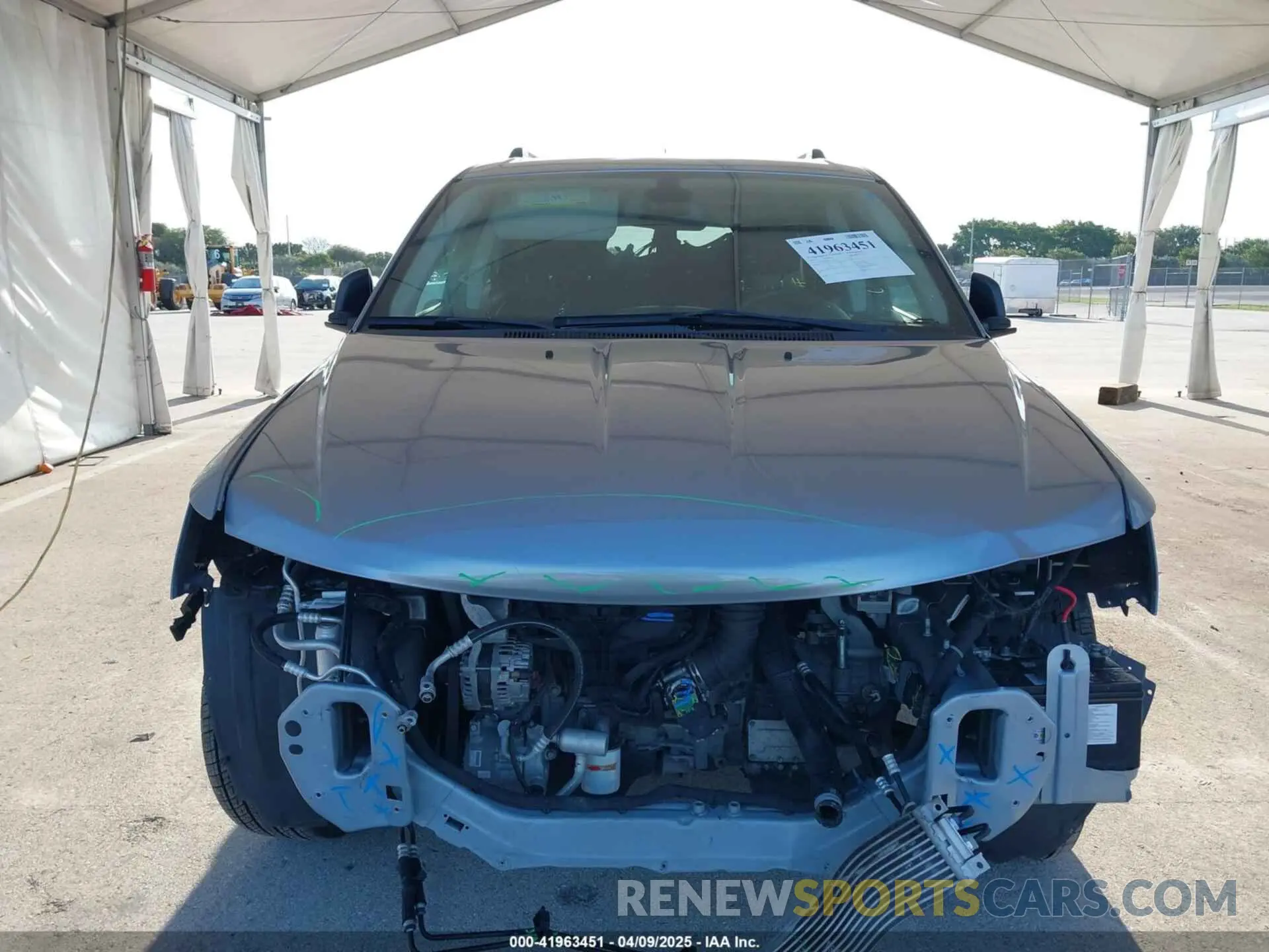 6 Photograph of a damaged car 3C4PDCAB7LT261203 DODGE JOURNEY 2020