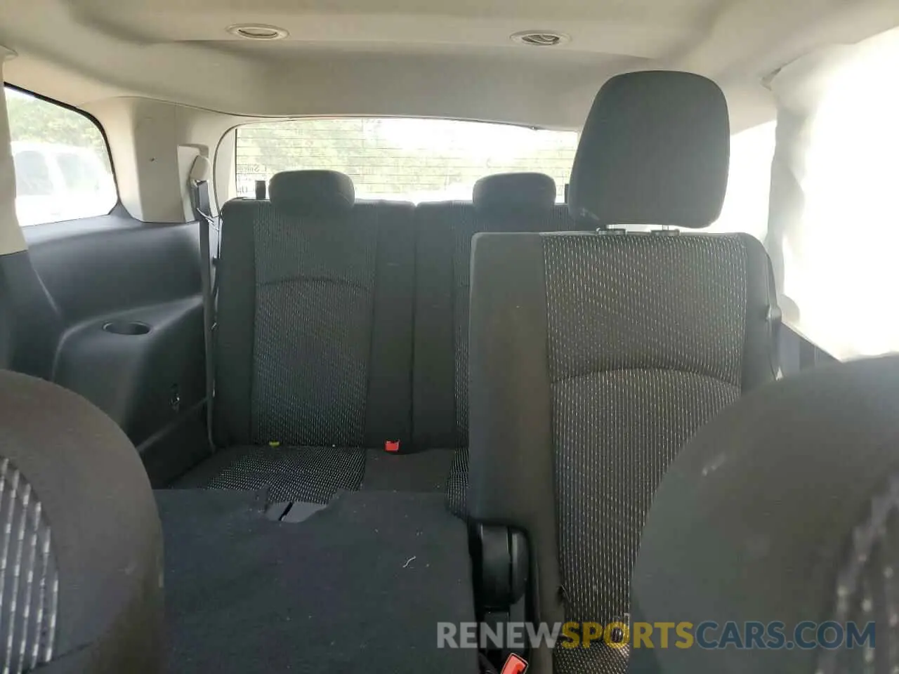 10 Photograph of a damaged car 3C4PDCAB7LT264649 DODGE JOURNEY 2020