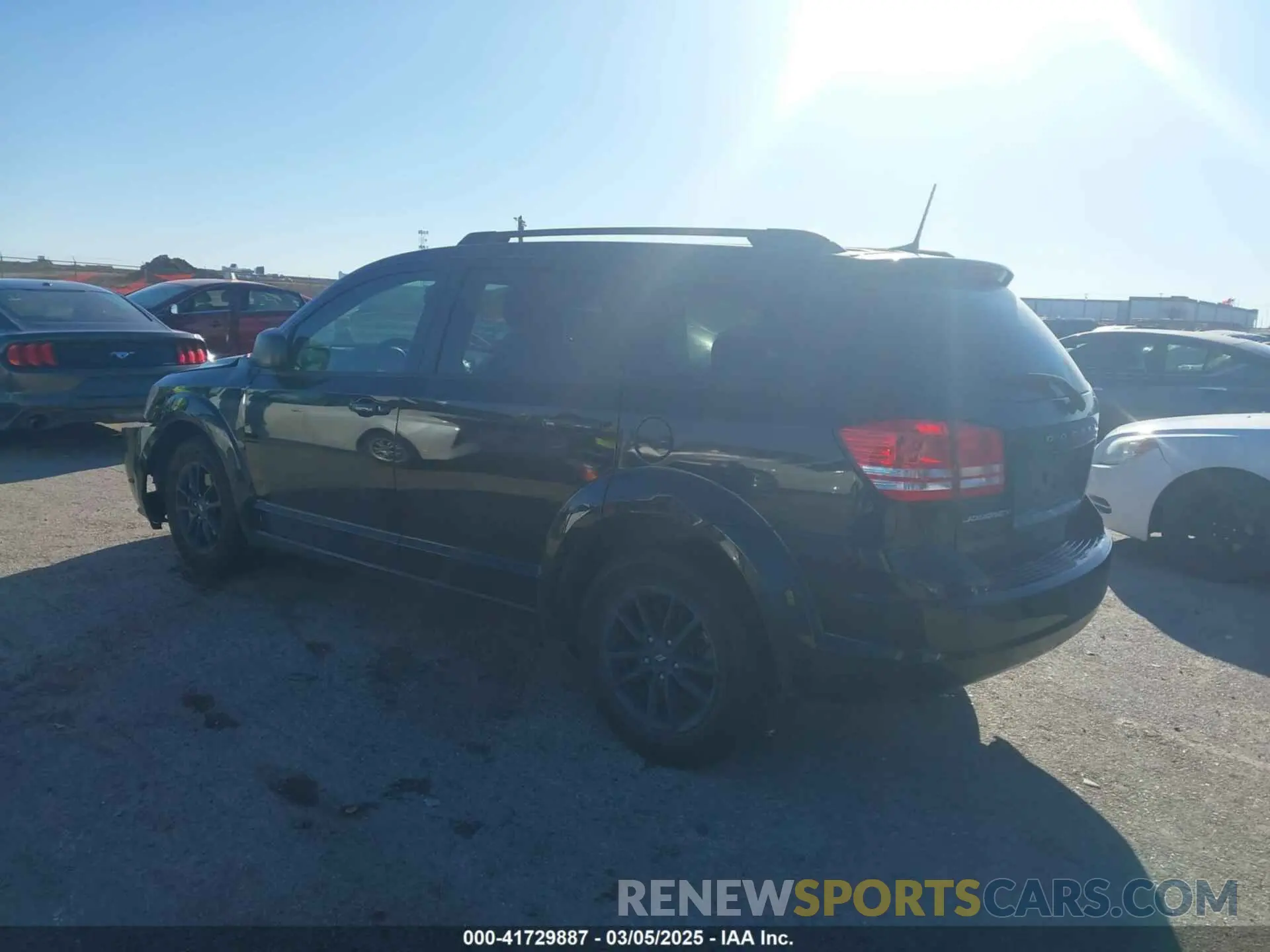 3 Photograph of a damaged car 3C4PDCAB7LT277627 DODGE JOURNEY 2020