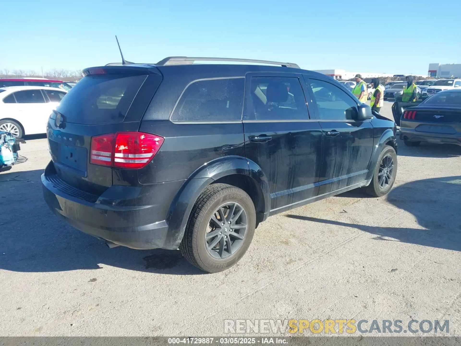 4 Photograph of a damaged car 3C4PDCAB7LT277627 DODGE JOURNEY 2020